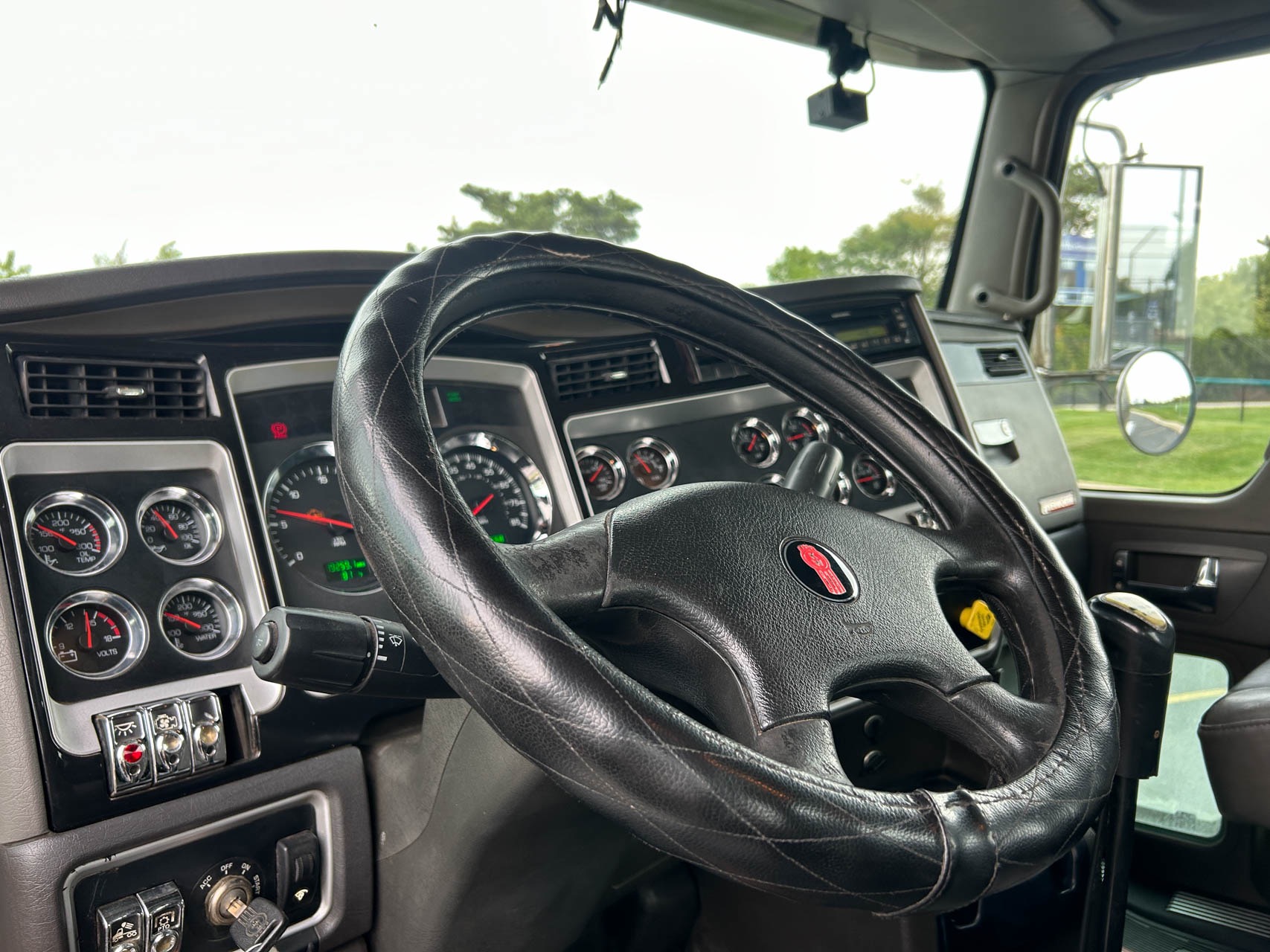 Used-2012-Kenworth-W900