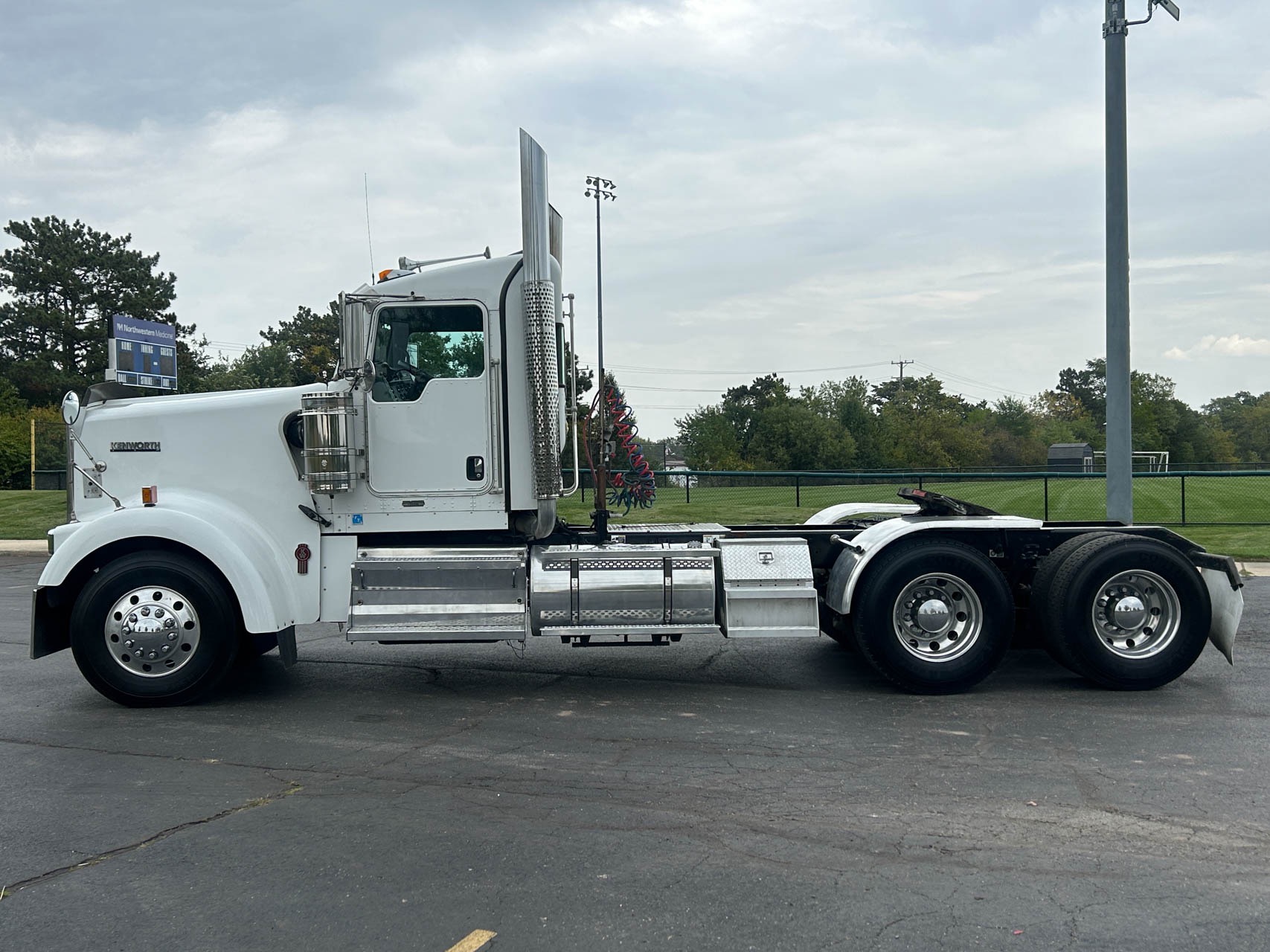 Used-2012-Kenworth-W900