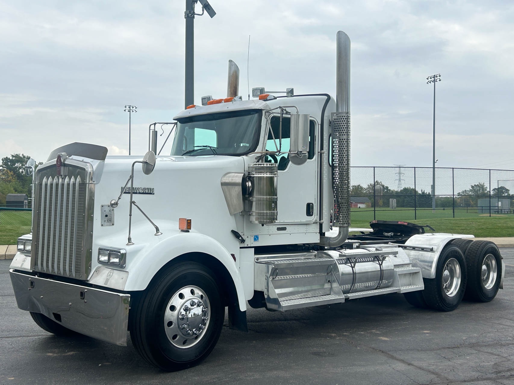 Used-2012-Kenworth-W900