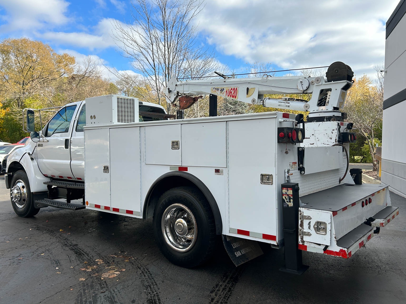 Used-2007-Ford-F-750-XLT-Service-Truck