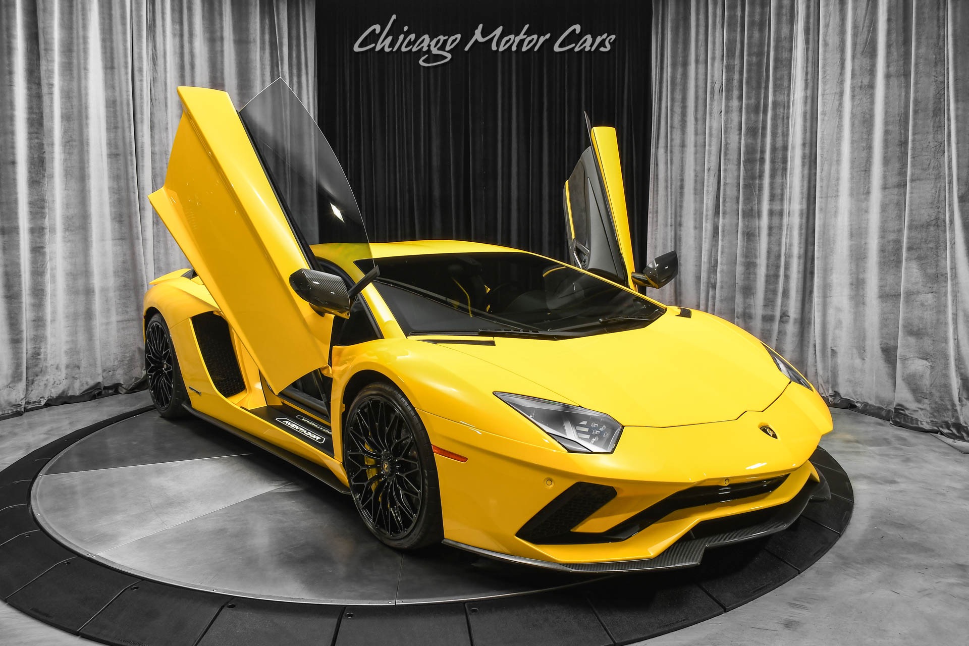 Used-2018-Lamborghini-Aventador-LP740-4-S-Exterior---Interior-Carbon-Packs-RARE-Pearl-Paint-FULL-PPF