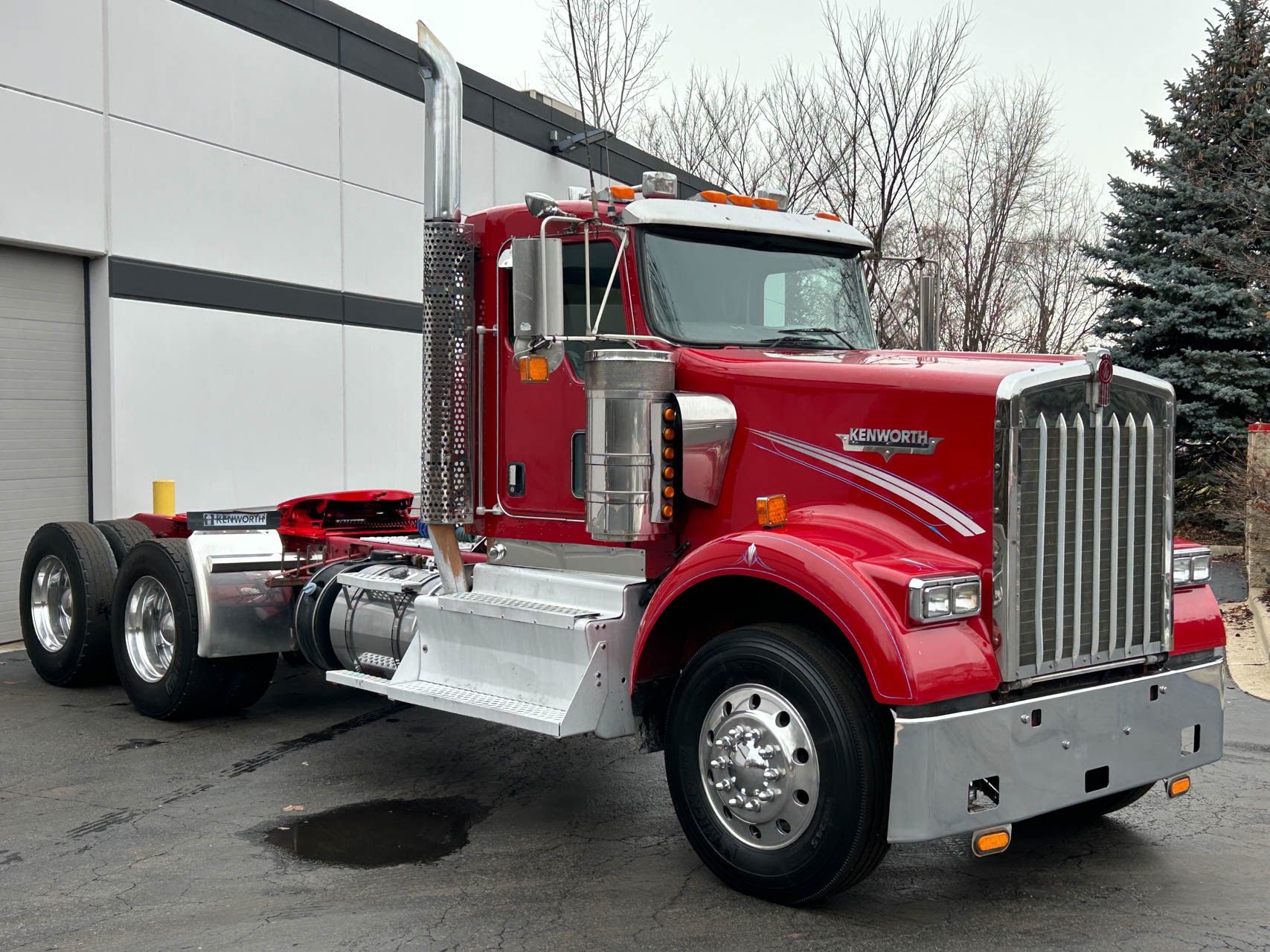 Used-2009-Kenworth-W900