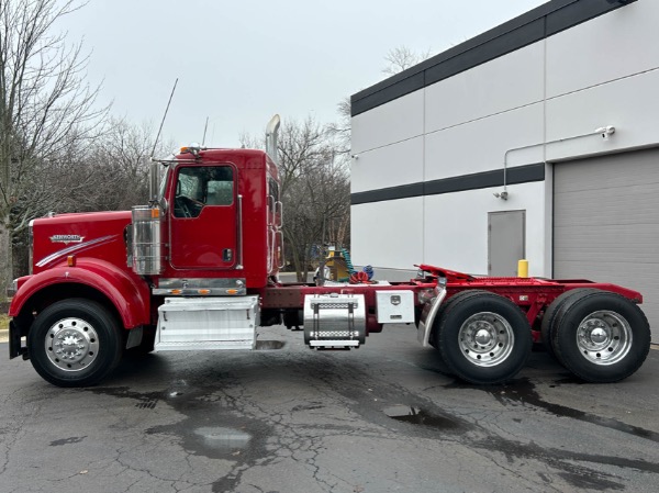 Used-2009-Kenworth-W900