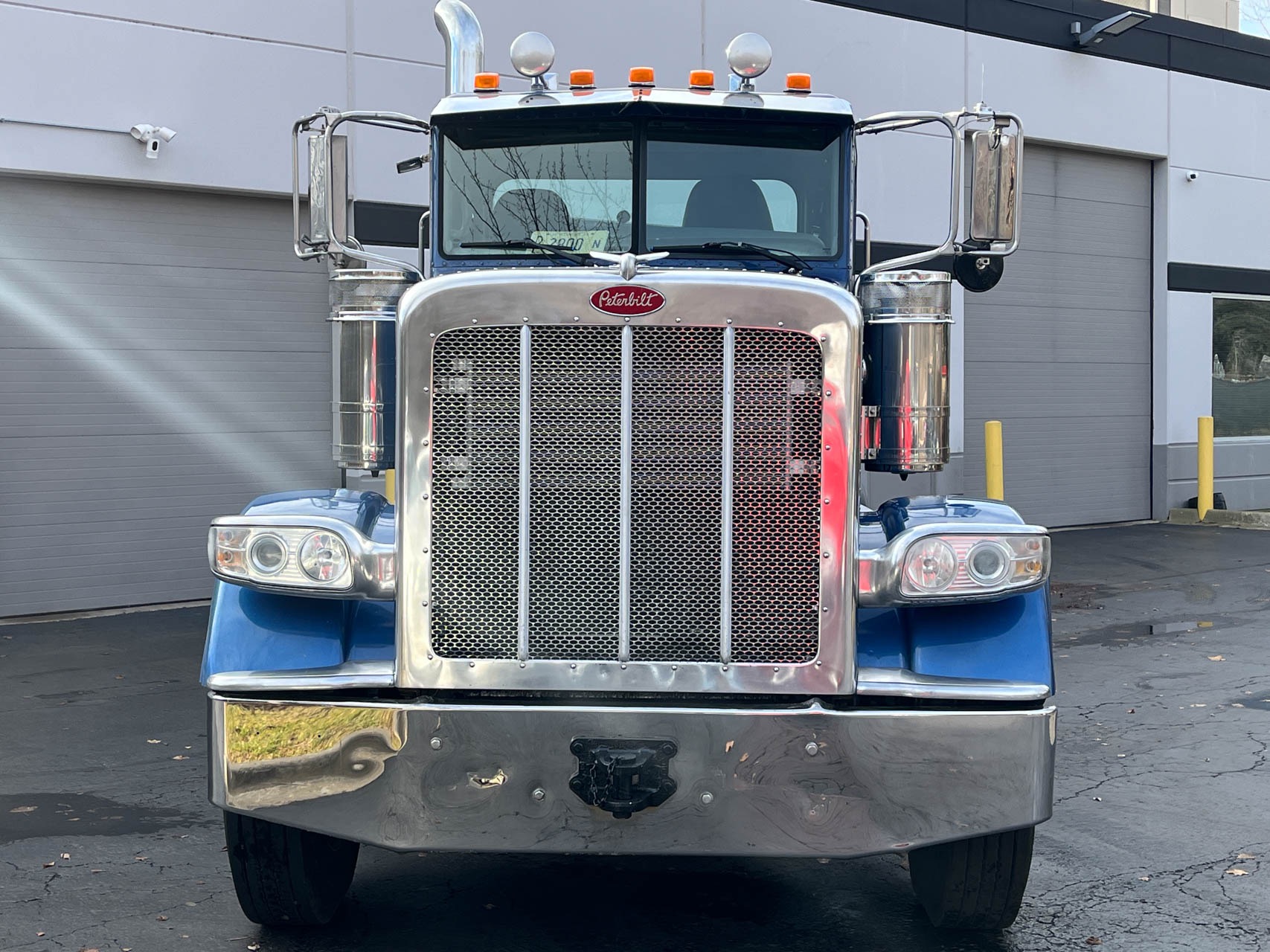 Used-2009-Peterbilt-Day-Cab