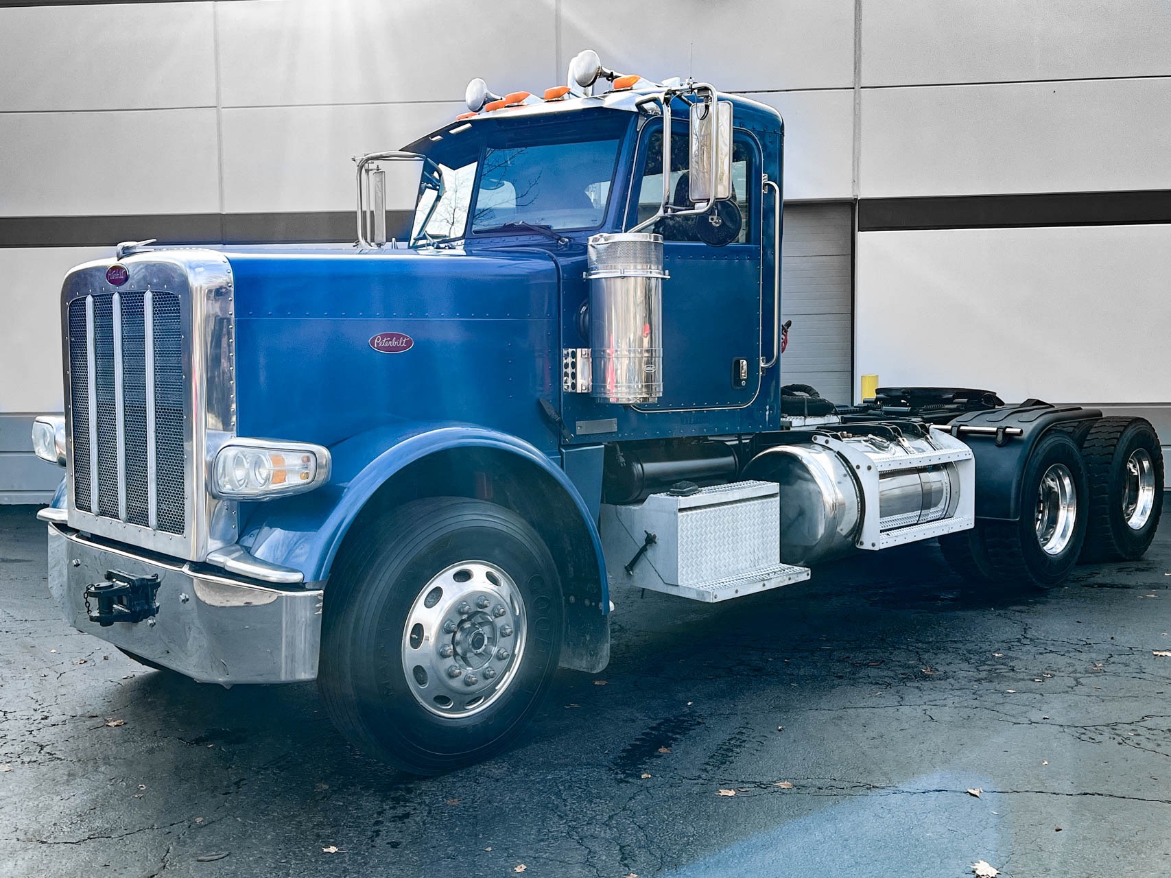 Used-2009-Peterbilt-Day-Cab