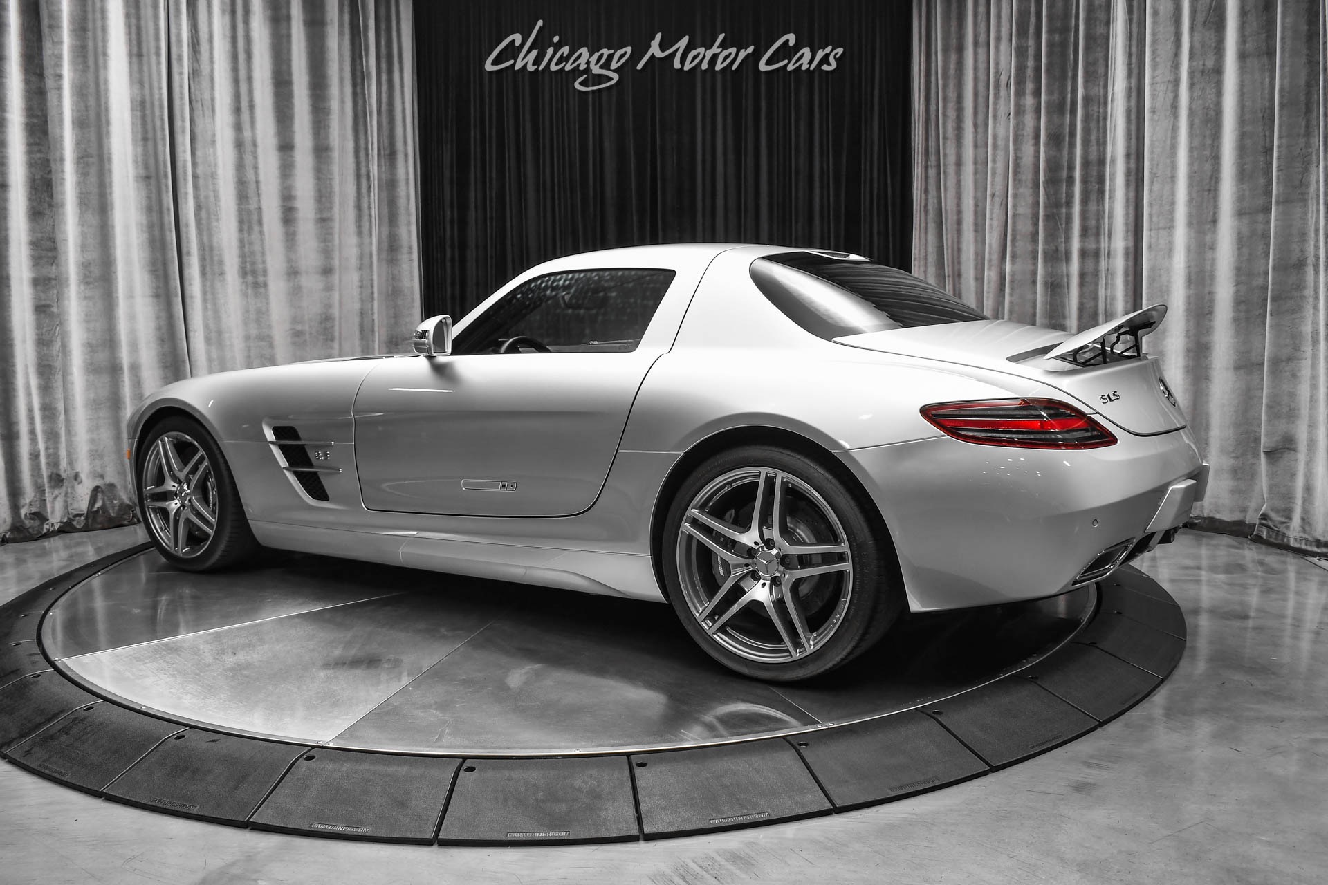 Used-2012-Mercedes-Benz-SLS-AMG-RARE-Gullwing-Coupe-HOT-Color-Combo-Carbon-Fiber-Trim-B-O-ONLY-7k-Miles