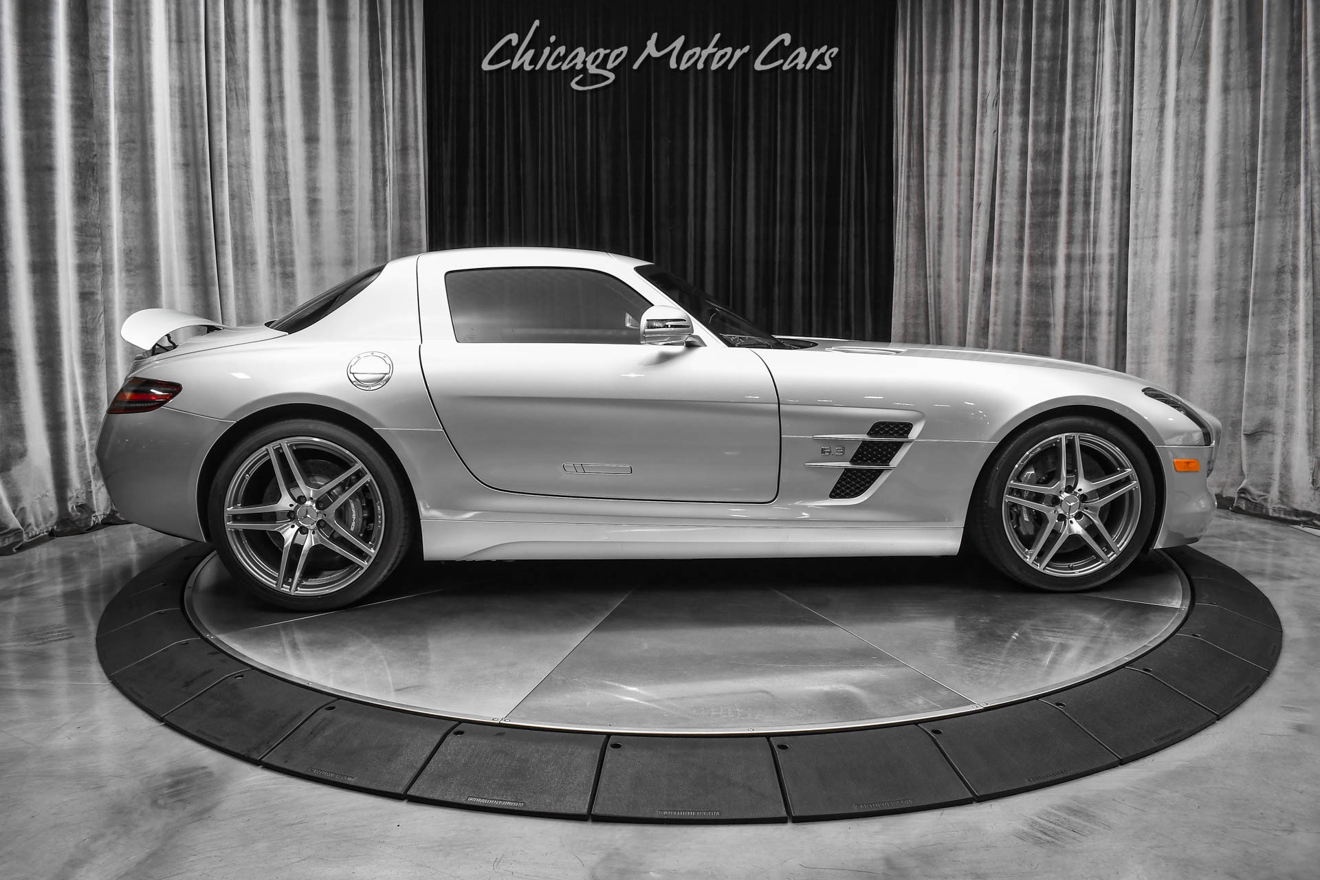 Used-2012-Mercedes-Benz-SLS-AMG-RARE-Gullwing-Coupe-HOT-Color-Combo-Carbon-Fiber-Trim-B-O-ONLY-7k-Miles