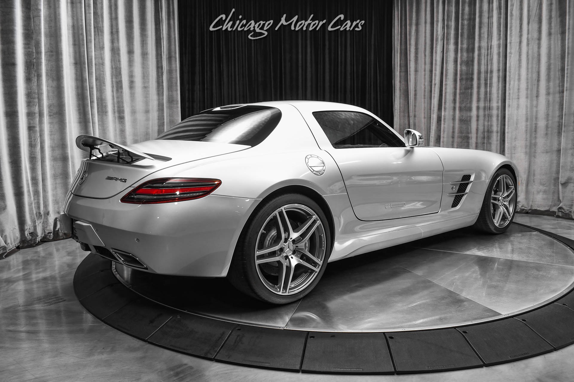 Used-2012-Mercedes-Benz-SLS-AMG-RARE-Gullwing-Coupe-HOT-Color-Combo-Carbon-Fiber-Trim-B-O-ONLY-7k-Miles