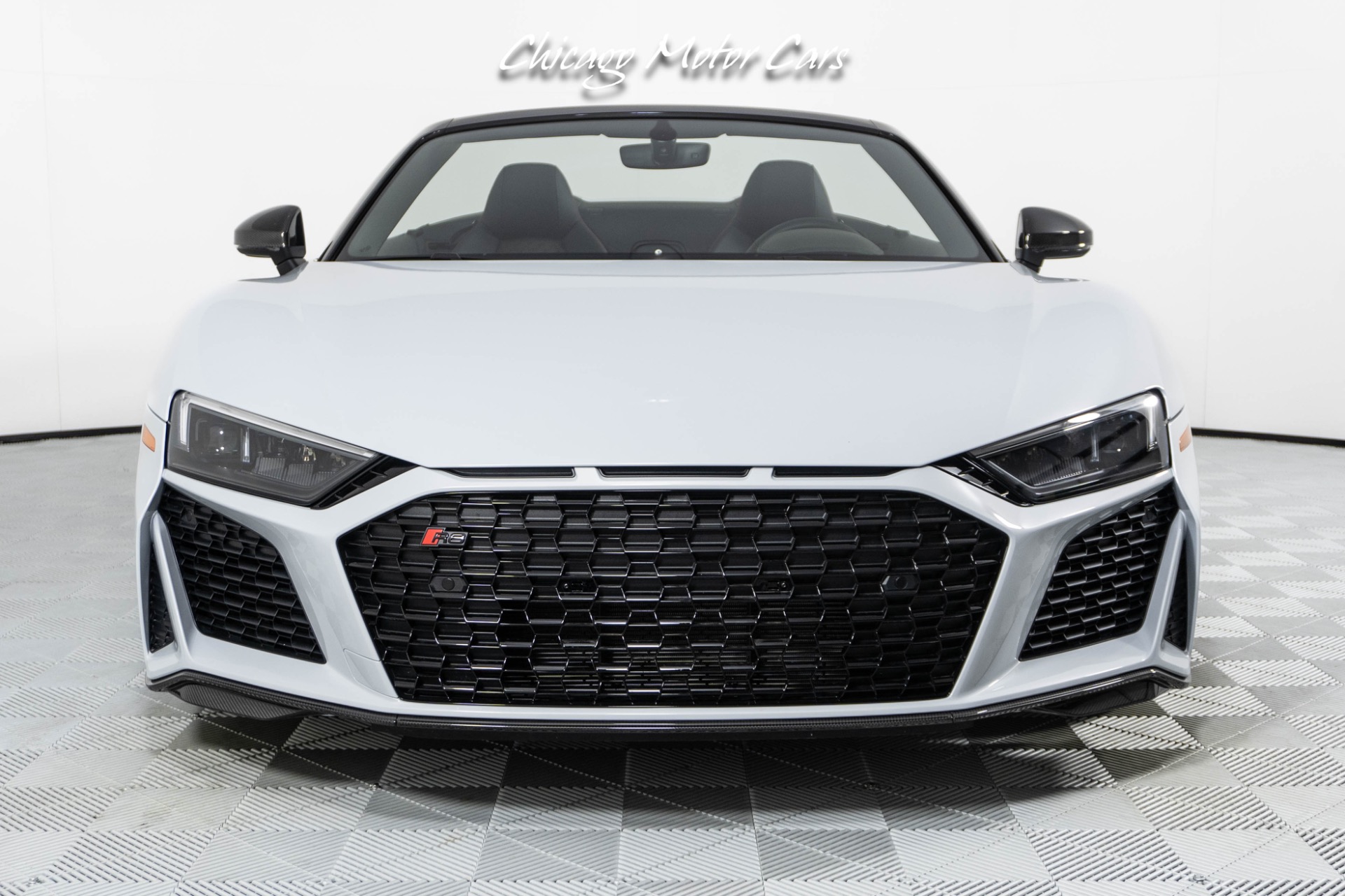 Used-2023-Audi-R8-V10-Performance-52-Quattro-Spyder-ONLY-865-Miles-Suzuka-Gray-Black-Optics-Pkg