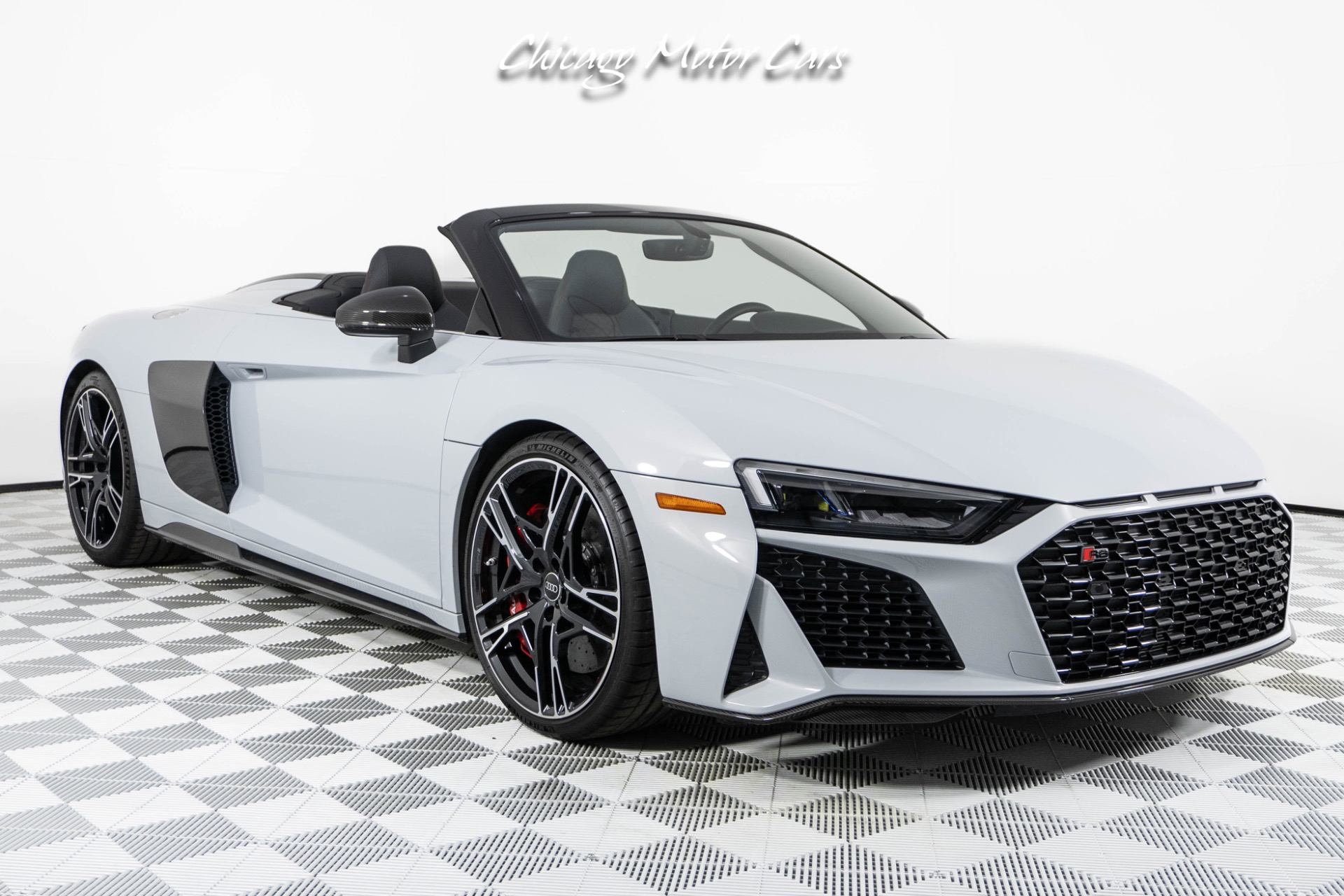 Used-2023-Audi-R8-V10-Performance-52-Quattro-Spyder-ONLY-865-Miles-Suzuka-Gray-Black-Optics-Pkg