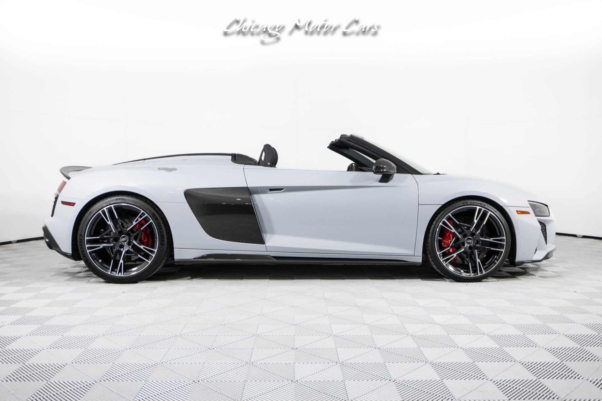 Used-2023-Audi-R8-V10-Performance-52-Quattro-Spyder-ONLY-865-Miles-Suzuka-Gray-Black-Optics-Pkg