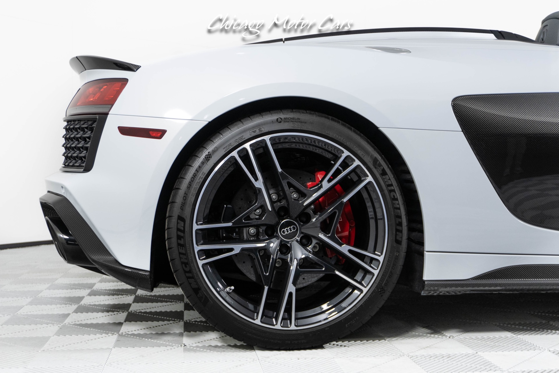 Used-2023-Audi-R8-V10-Performance-52-Quattro-Spyder-ONLY-865-Miles-Suzuka-Gray-Black-Optics-Pkg