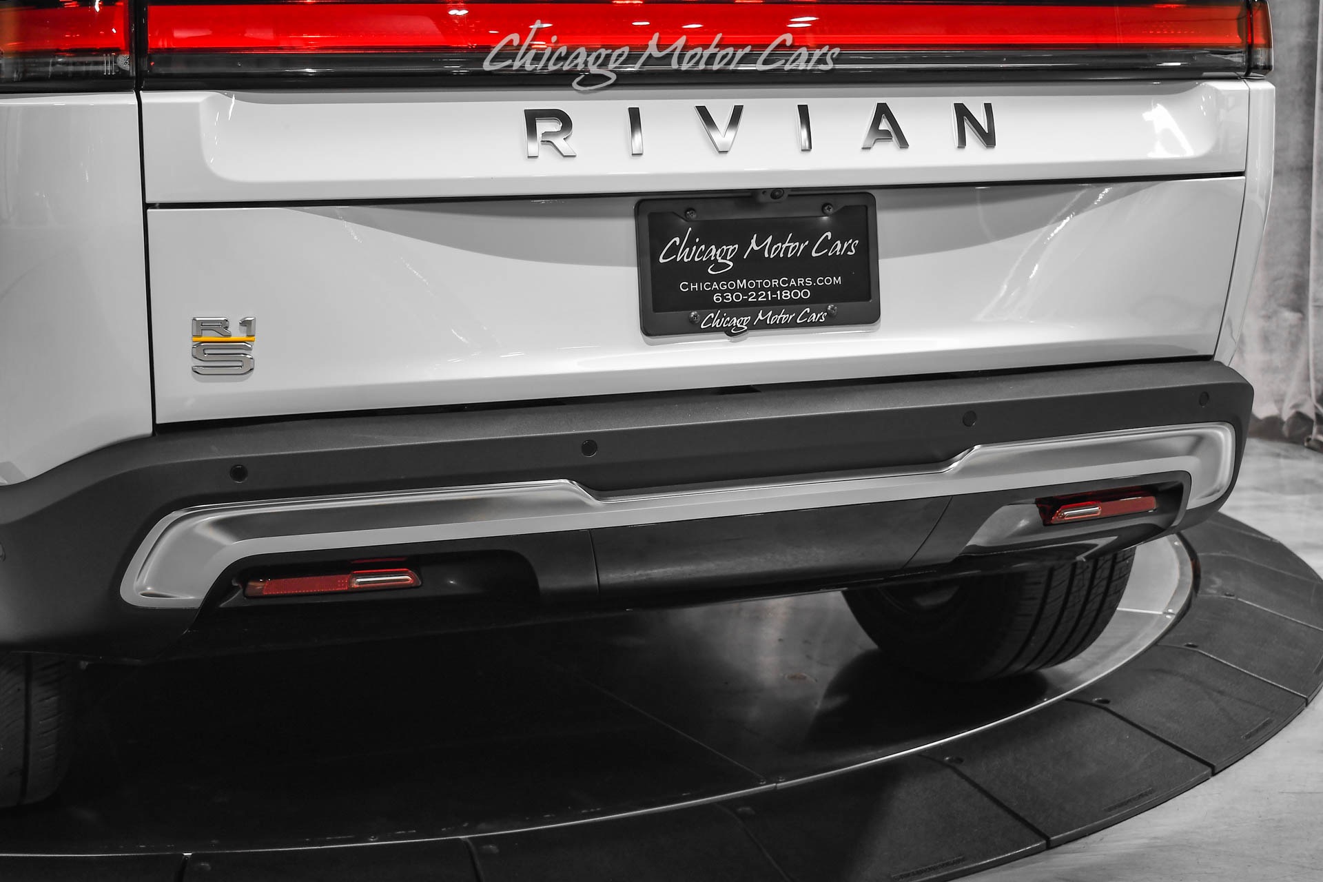 Used-2023-Rivian-R1S-Adventure-SUV-Large-Battery-Pack-Quad-Motor-AWD-BEST-Color-Combo