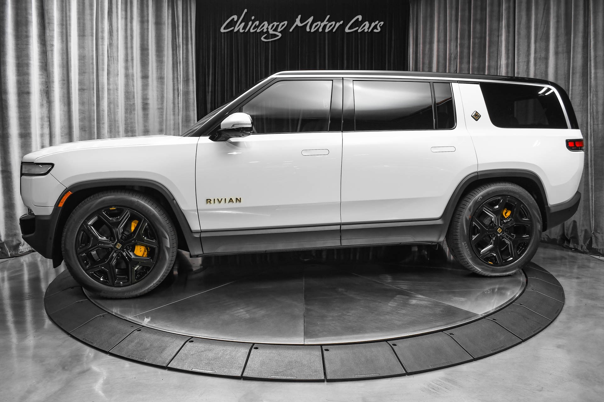 Used-2023-Rivian-R1S-Adventure-SUV-Large-Battery-Pack-Quad-Motor-AWD-BEST-Color-Combo