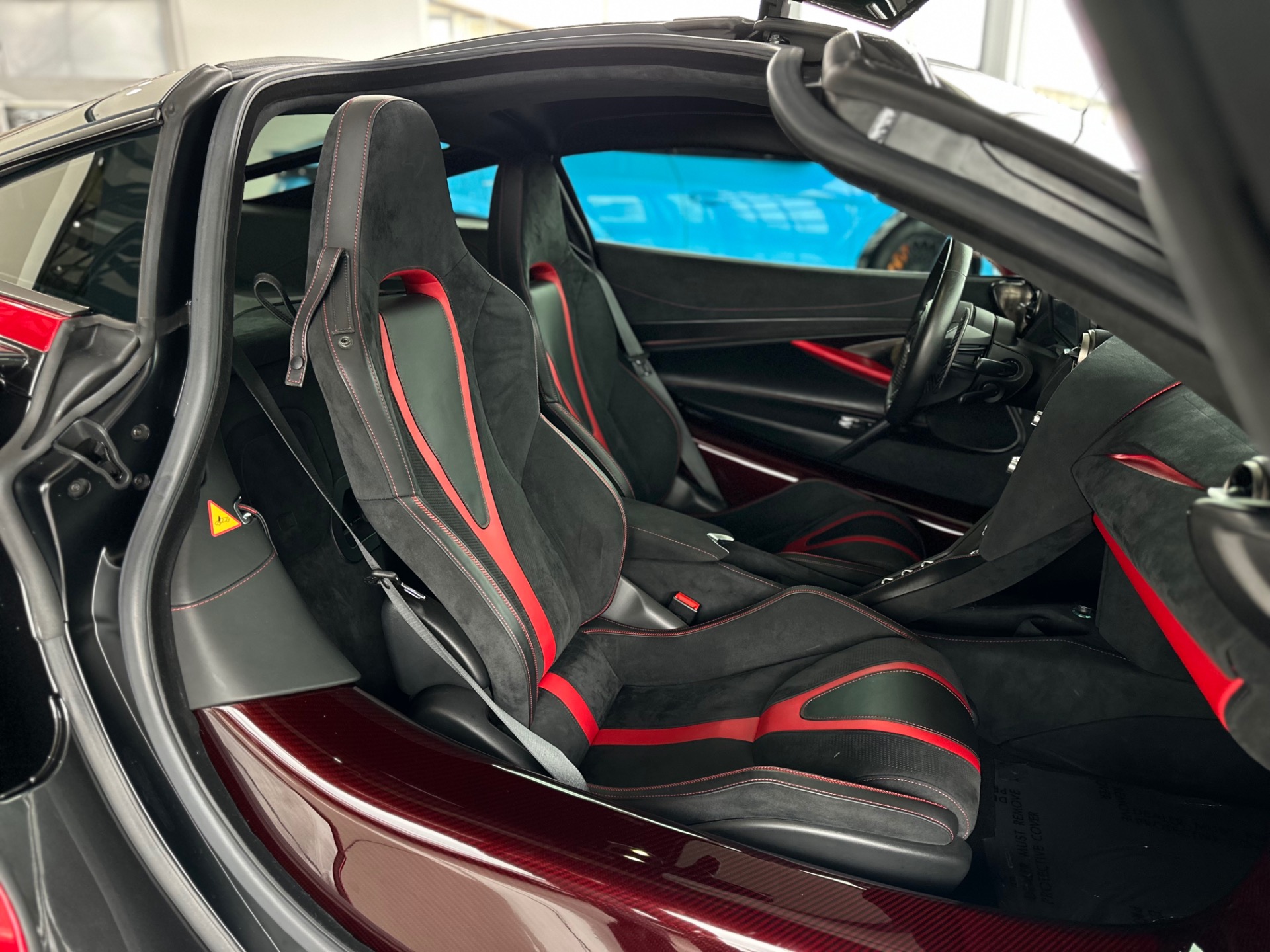 Used-2018-McLaren-720S-Performance-Coupe-TONS-of-Carbon-MSO-Bespoke-Interior-371K-MSRP