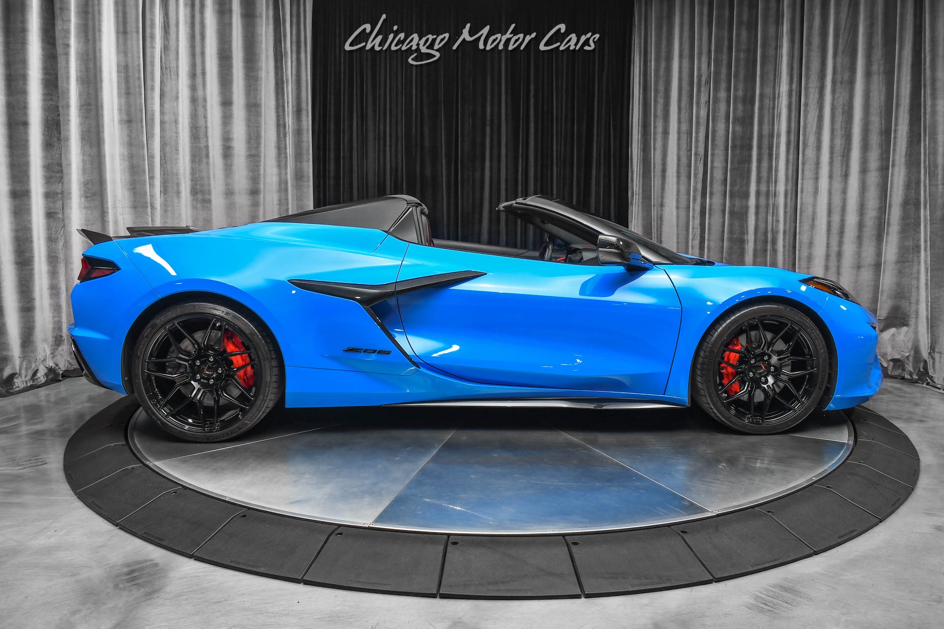 Used-2023-Chevrolet-Corvette-Z06-Convertible-3LZ-Rapid-Blue-Red-Interior-LOADED-Carbon-Fiber-Upgrades