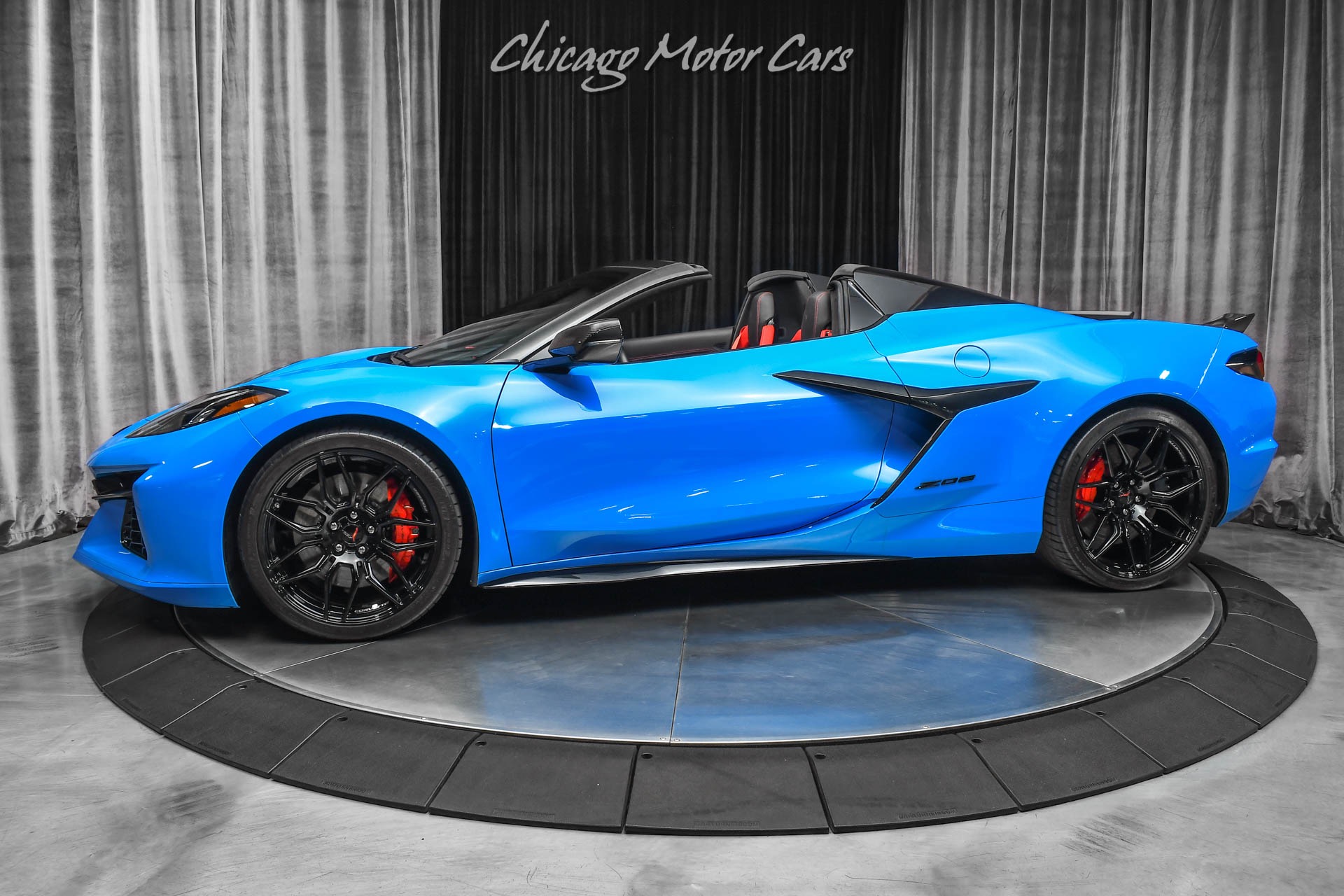 Used-2023-Chevrolet-Corvette-Z06-Convertible-3LZ-Rapid-Blue-Red-Interior-LOADED-Carbon-Fiber-Upgrades