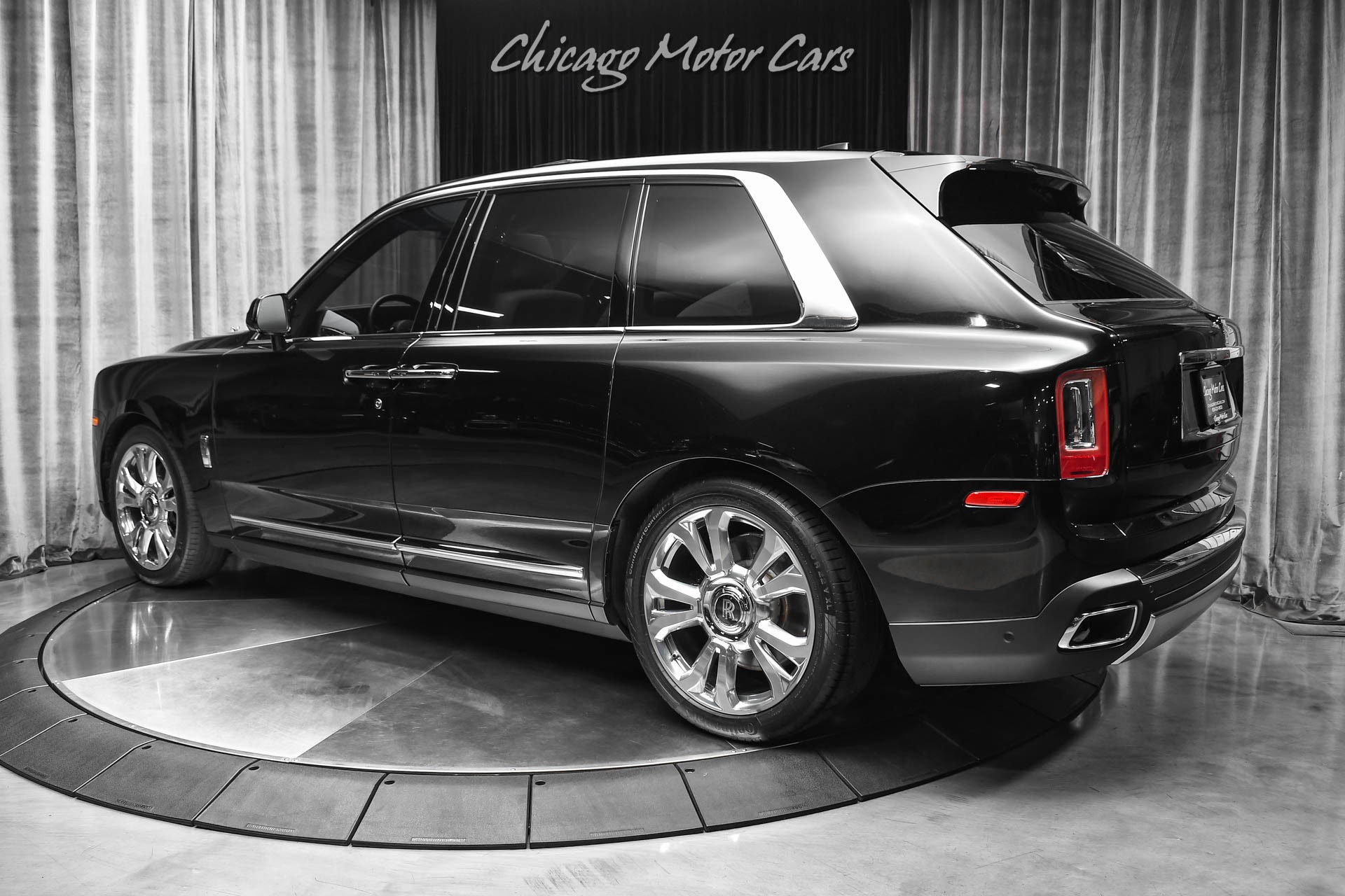 Used-2022-Rolls-Royce-Cullinan-SUV-Only-7K-Miles-Rear-Picnic-Tables-Black-Diamond---Cashmere-Color-Combo