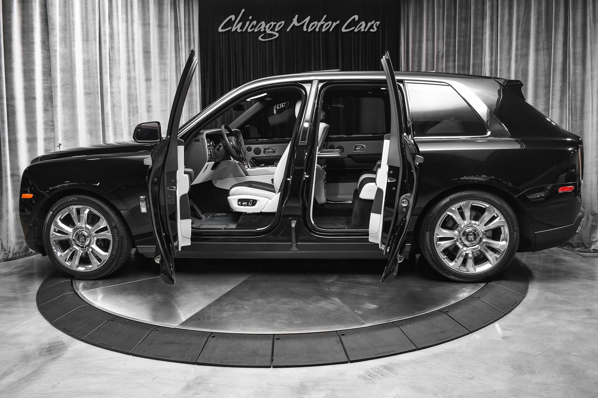 Used-2022-Rolls-Royce-Cullinan-SUV-Only-7K-Miles-Rear-Picnic-Tables-Black-Diamond---Cashmere-Color-Combo