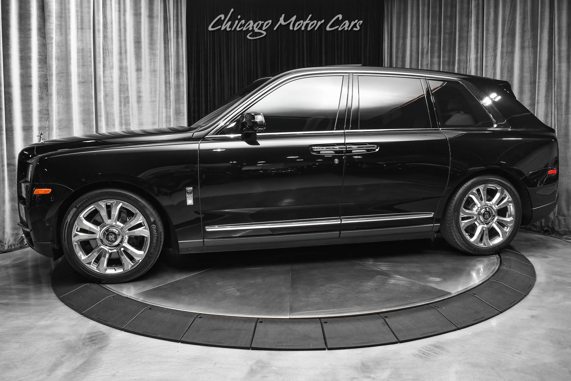 Used-2022-Rolls-Royce-Cullinan-SUV-Only-7K-Miles-Rear-Picnic-Tables-Black-Diamond---Cashmere-Color-Combo