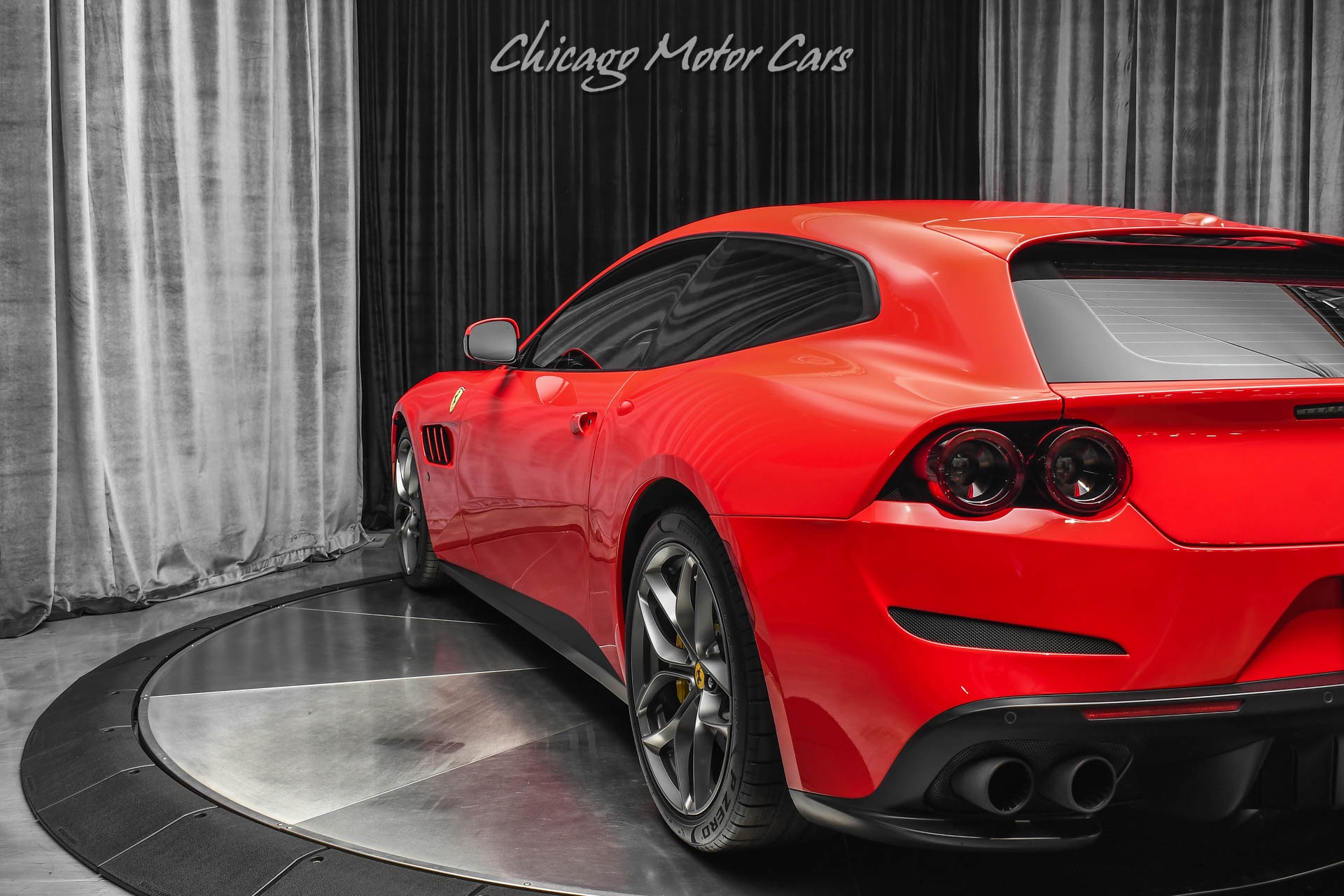 Used-2018-Ferrari-GTC4Lusso-T-Carbon-Driver-Zone-Passenger-Display-Front-Lift-Twin-Turbo