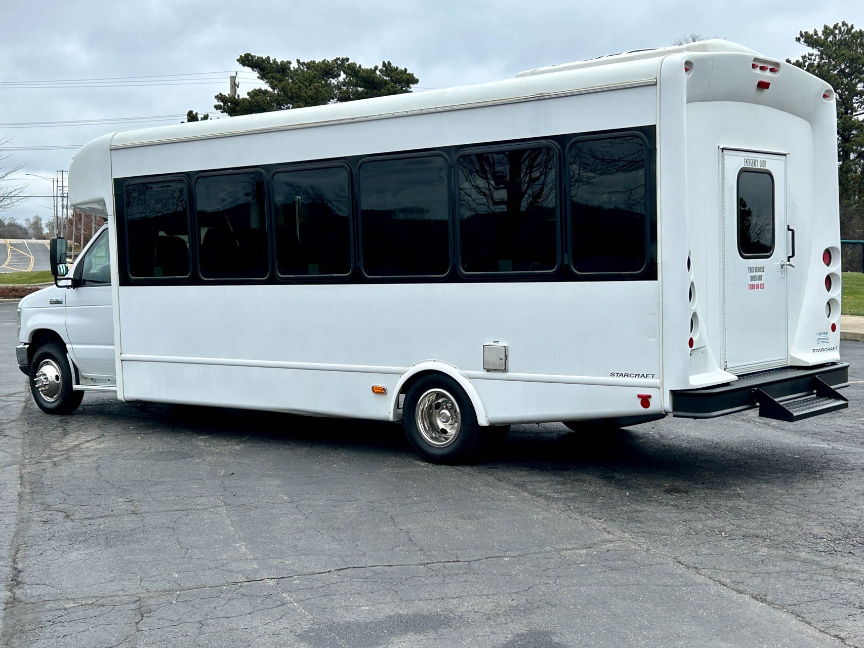 Used-2016-Ford-Econline-Super-Duty