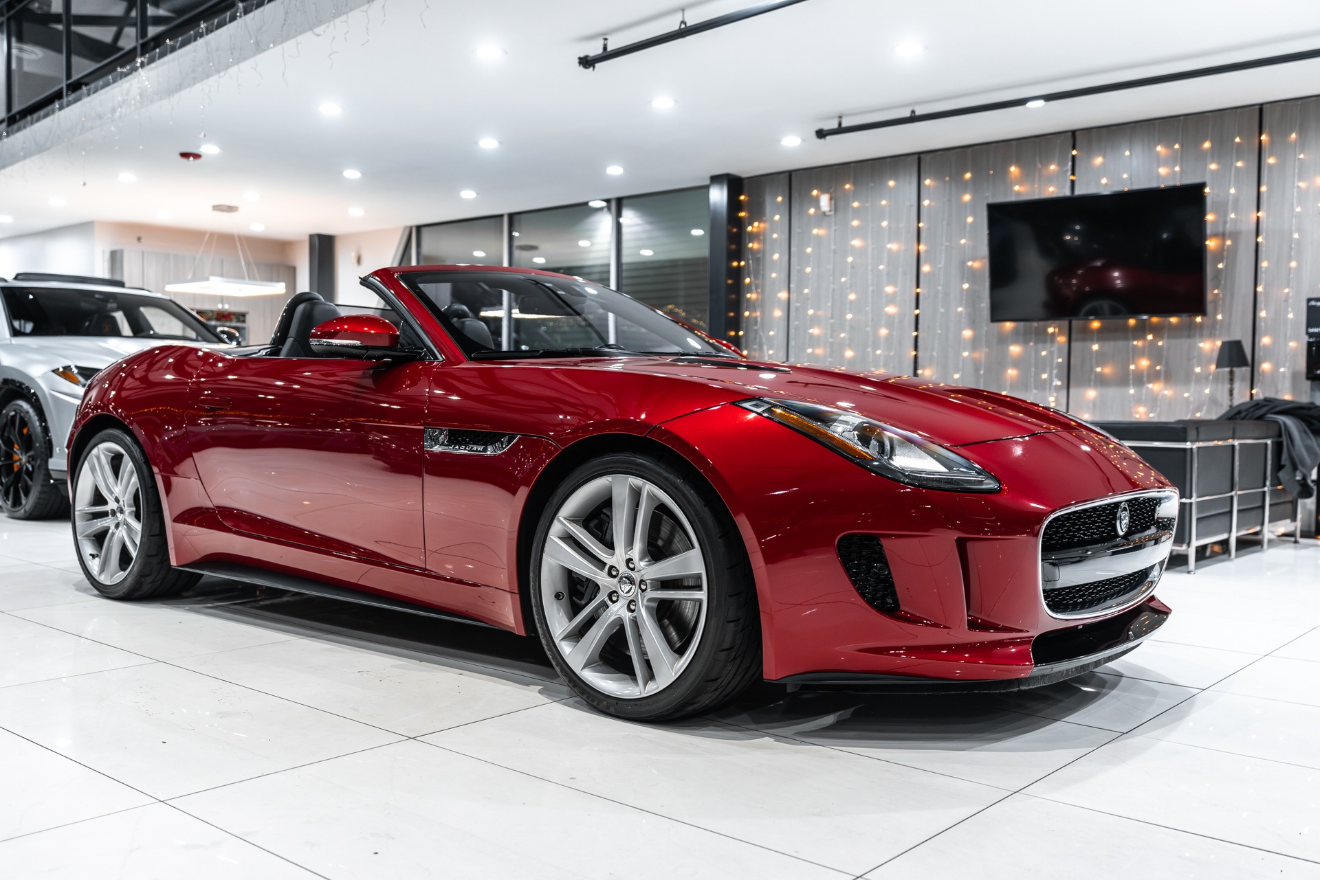 Used-2014-Jaguar-F-TYPE-V8-S-Convertible-Premium-Pack-Climate-Pack-GORGEOUS-Spec-Recent-Service