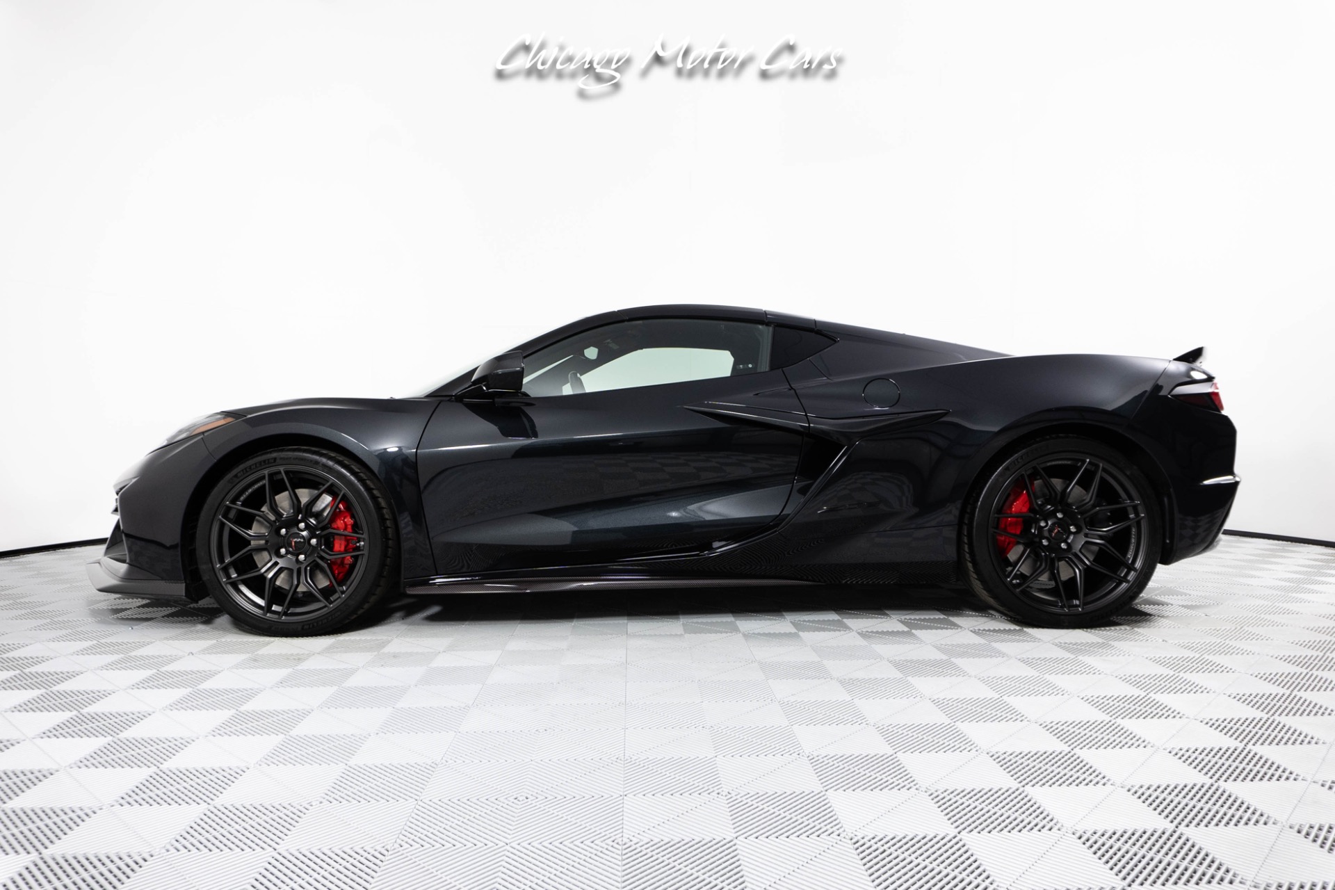 Used-2024-Chevrolet-Corvette-Z06-3LZ-Coupe-Only-4-Miles-Removable-Roof-Panel-Carbon-Fiber-Package-Loaded