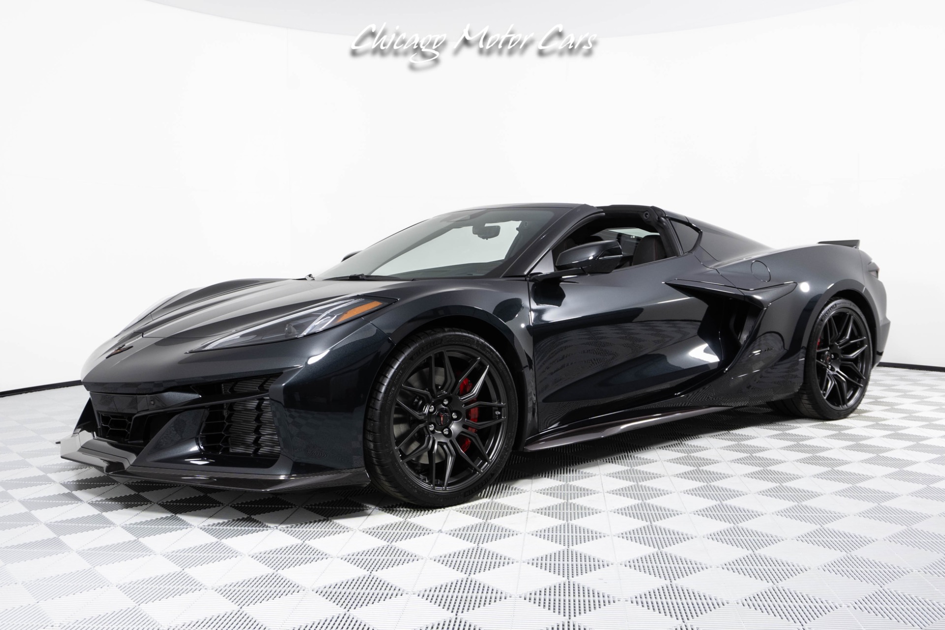 Used-2024-Chevrolet-Corvette-Z06-3LZ-Coupe-Only-4-Miles-Removable-Roof-Panel-Carbon-Fiber-Package-Loaded