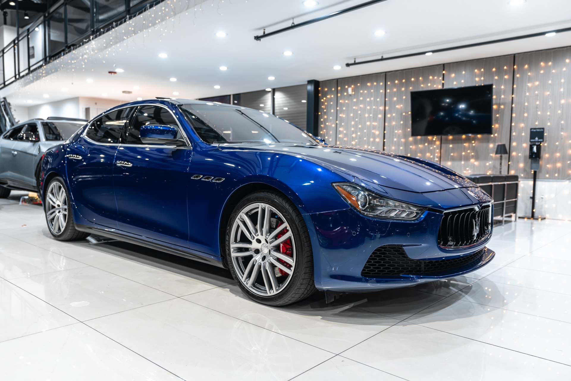 Used-2014-Maserati-Ghibli-S-Q4-Sedan-Executive-Pkg-Luxury-Pkg-Sport-Pkg-SUNROOF-LOADED