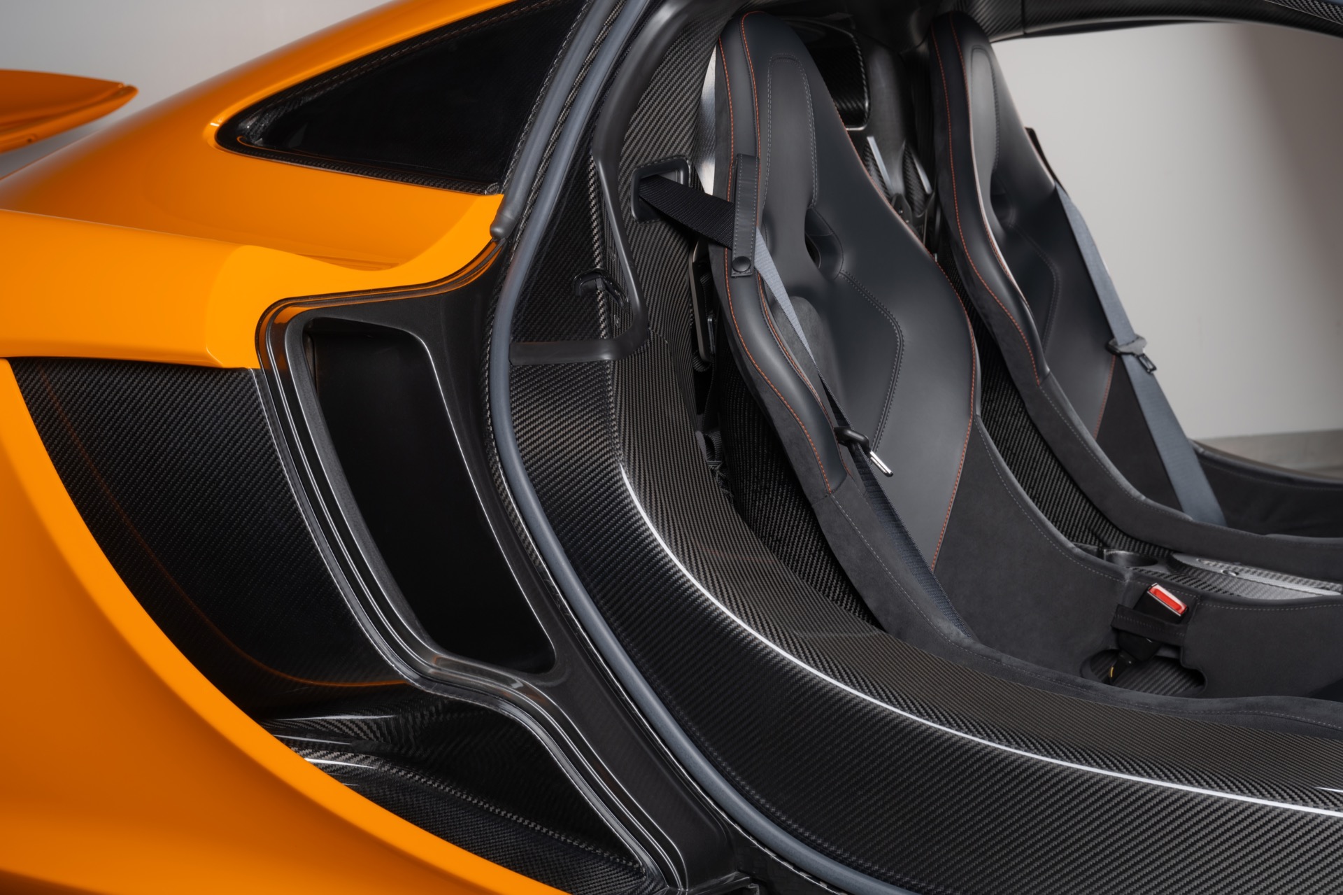 Used-2014-McLaren-P1-Coupe-Only-2930-Miles-Carbon-Fiber-Completely-Serviced-Collector-Quality