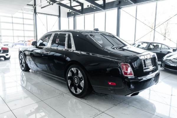 Used-2023-Rolls-Royce-Phantom-Amazing-Spec-597k-MSRP-Shooting-Star-Headliner-Rear-Theater-Pkg