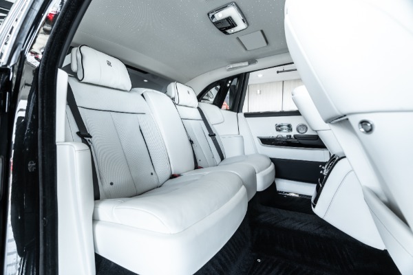 Used-2023-Rolls-Royce-Phantom-Amazing-Spec-597k-MSRP-Shooting-Star-Headliner-Rear-Theater-Pkg