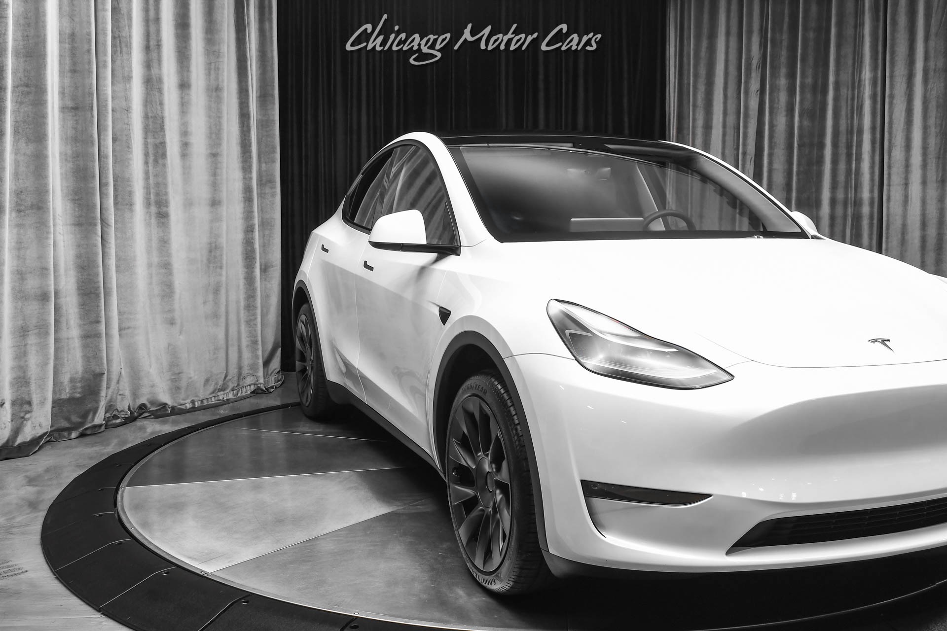 Used-2023-Tesla-Model-Y-Long-Range-Auto-Pilot-Premium-Connectivity-Pack-Only-3k-Miles