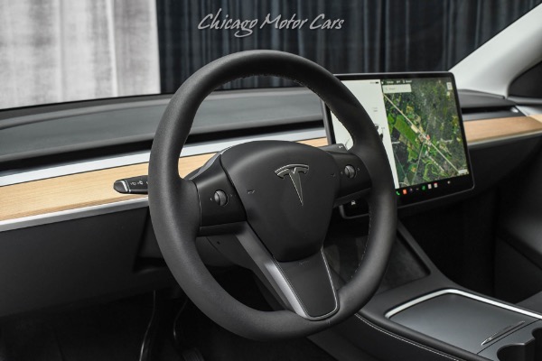 Used-2023-Tesla-Model-Y-Long-Range-Auto-Pilot-Premium-Connectivity-Pack-Only-3k-Miles