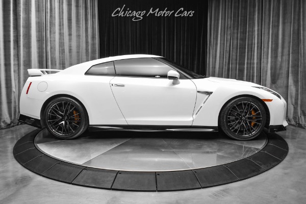 Used-2023-Nissan-GT-R-Premium-Coupe-Only-802-Miles-Pearl-White-Red-Amber-LOADED-Perfect