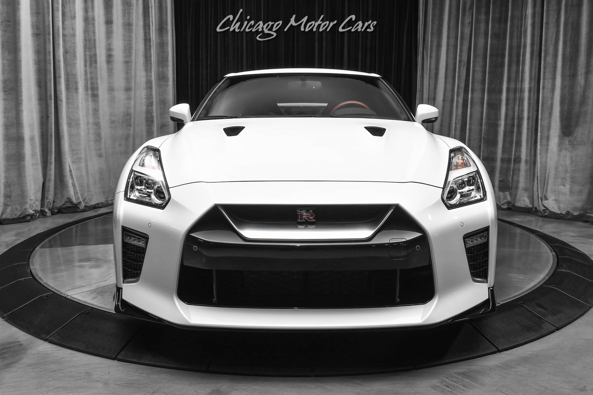 Used-2023-Nissan-GT-R-Premium-Coupe-Only-802-Miles-Pearl-White-Red-Amber-LOADED-Perfect