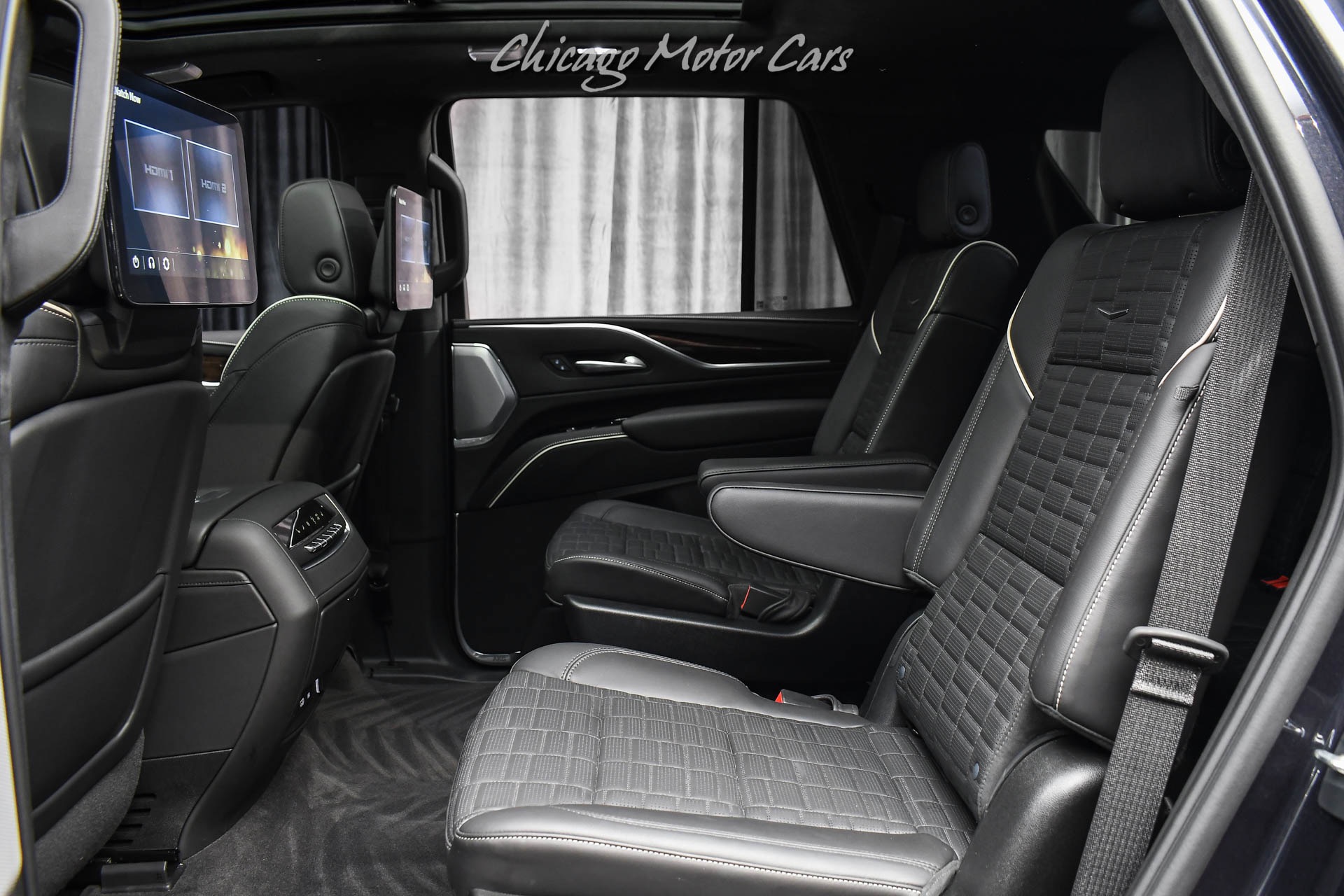 Used-2023-Cadillac-Escalade-Sport-Platinum-Onyx-Package-Well-Equipped-36-AKG-Speakers-Massage-Seats