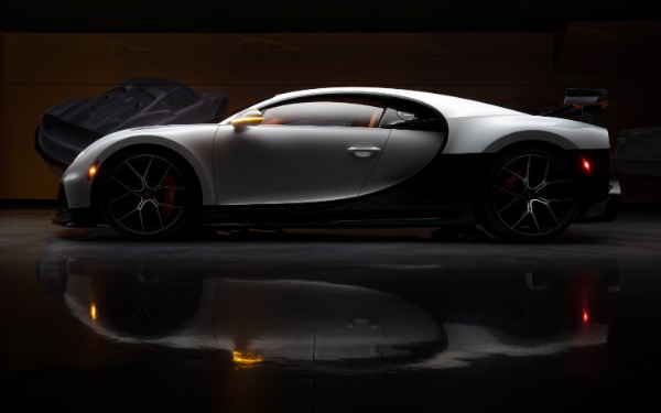 Used-2022-Bugatti-Chiron-Pur-Sport-Coupe-1-of-60-Made-Bespoke-1-of-1-Spec-TONS-of-Carbon-LOADED