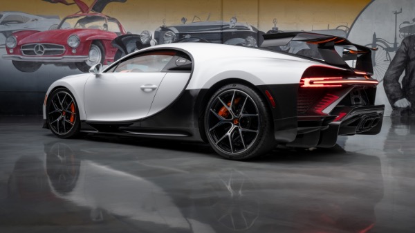 Used-2022-Bugatti-Chiron-Pur-Sport-Coupe-1-of-60-Made-Bespoke-1-of-1-Spec-TONS-of-Carbon-LOADED