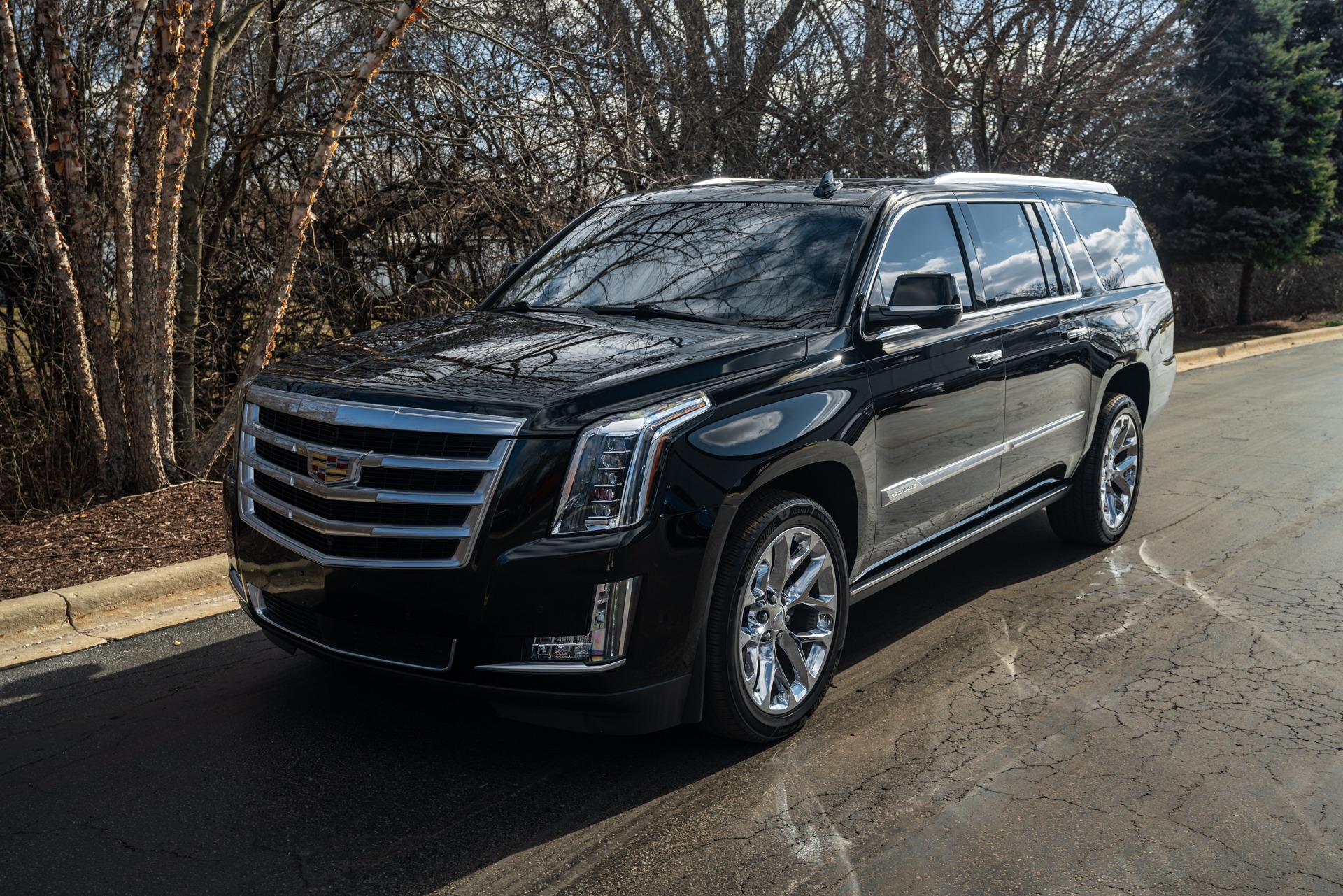 Used-2018-Cadillac-Escalade-ESV-Premium-Luxury-SUV-Rear-Seat-Entertainment-Stunning-Color-MSRP-80K