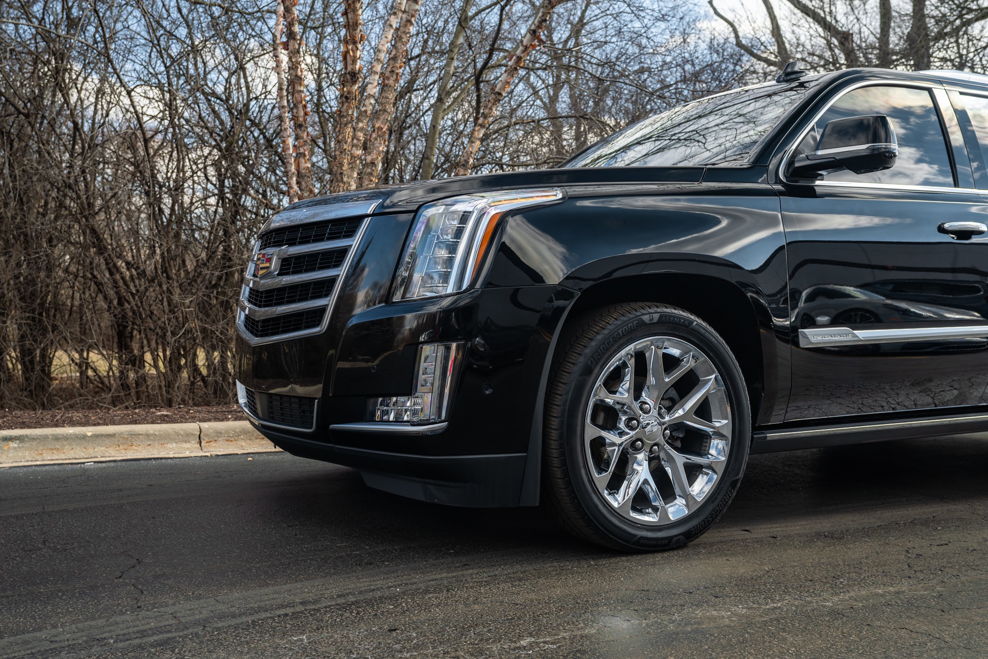 Used-2018-Cadillac-Escalade-ESV-Premium-Luxury-SUV-Rear-Seat-Entertainment-Stunning-Color-MSRP-80K