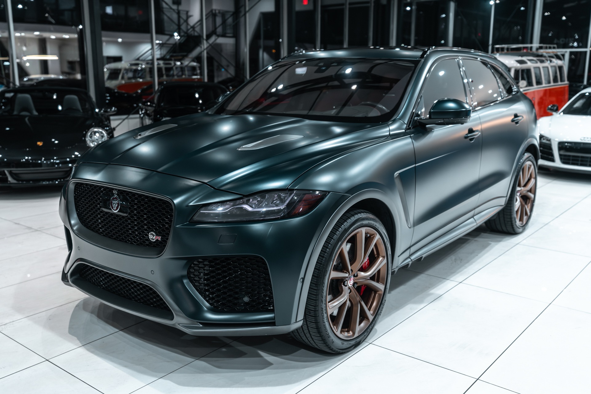 Used-2020-Jaguar-F-PACE-SVR-SUV-RARE-Satin-British-Racing-Green-Carbon-Trim-Supercharged-V8