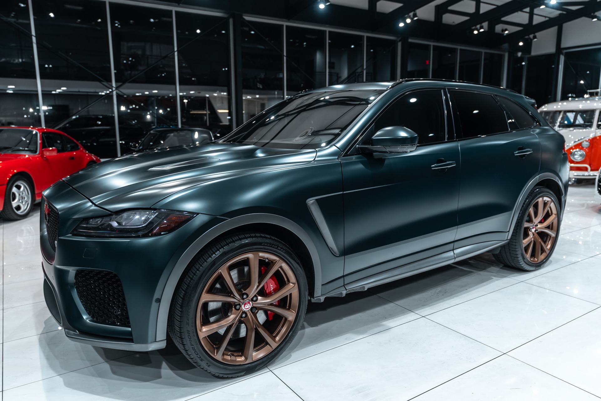 Used-2020-Jaguar-F-PACE-SVR-SUV-RARE-Satin-British-Racing-Green-Carbon-Trim-Supercharged-V8