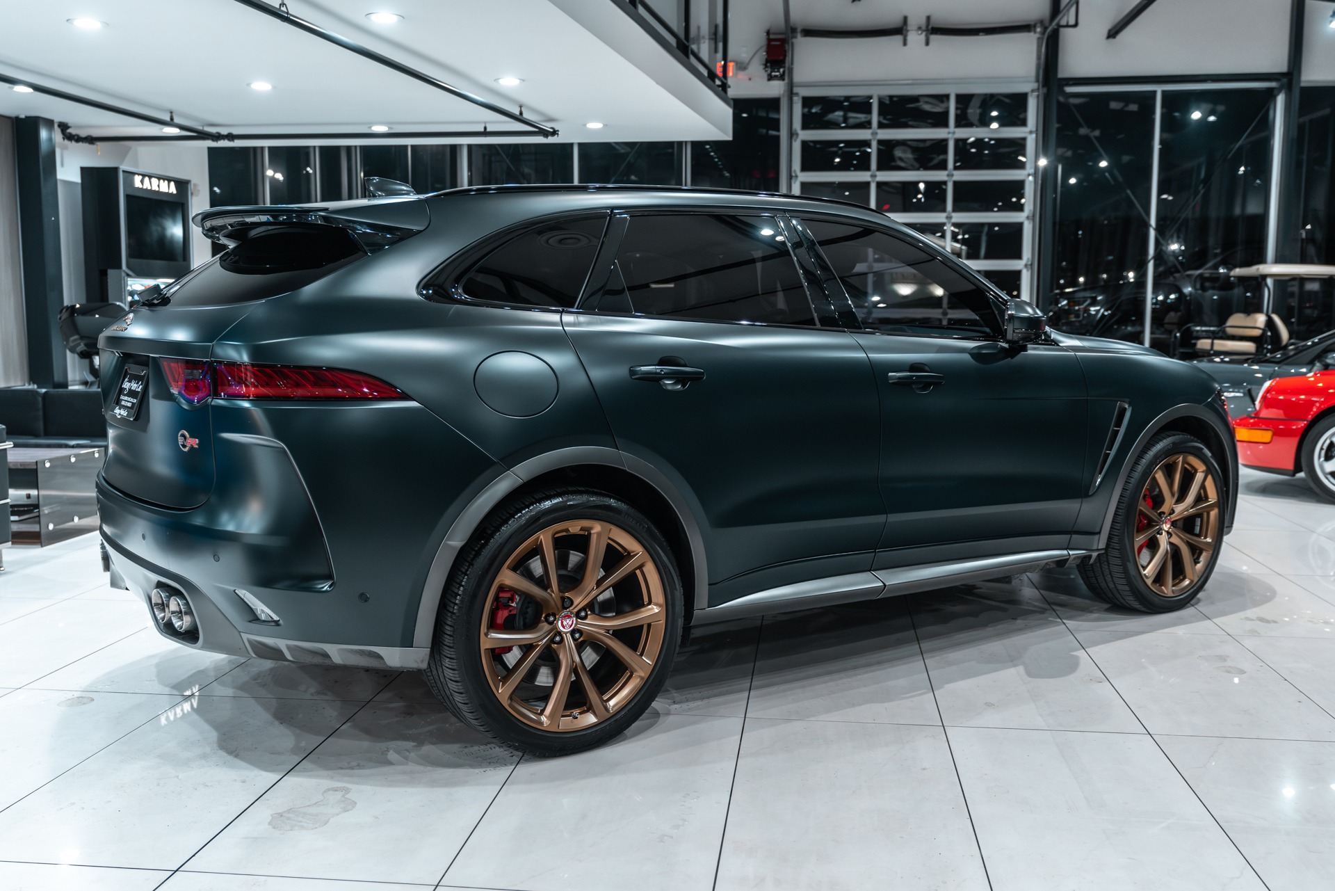 Used-2020-Jaguar-F-PACE-SVR-SUV-RARE-Satin-British-Racing-Green-Carbon-Trim-Supercharged-V8