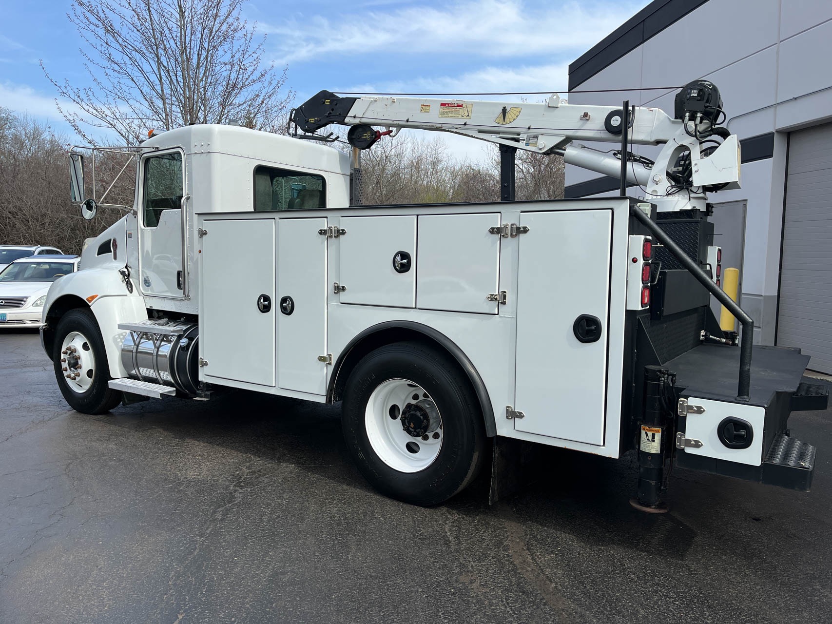 Used-2015-Kenworth-T27