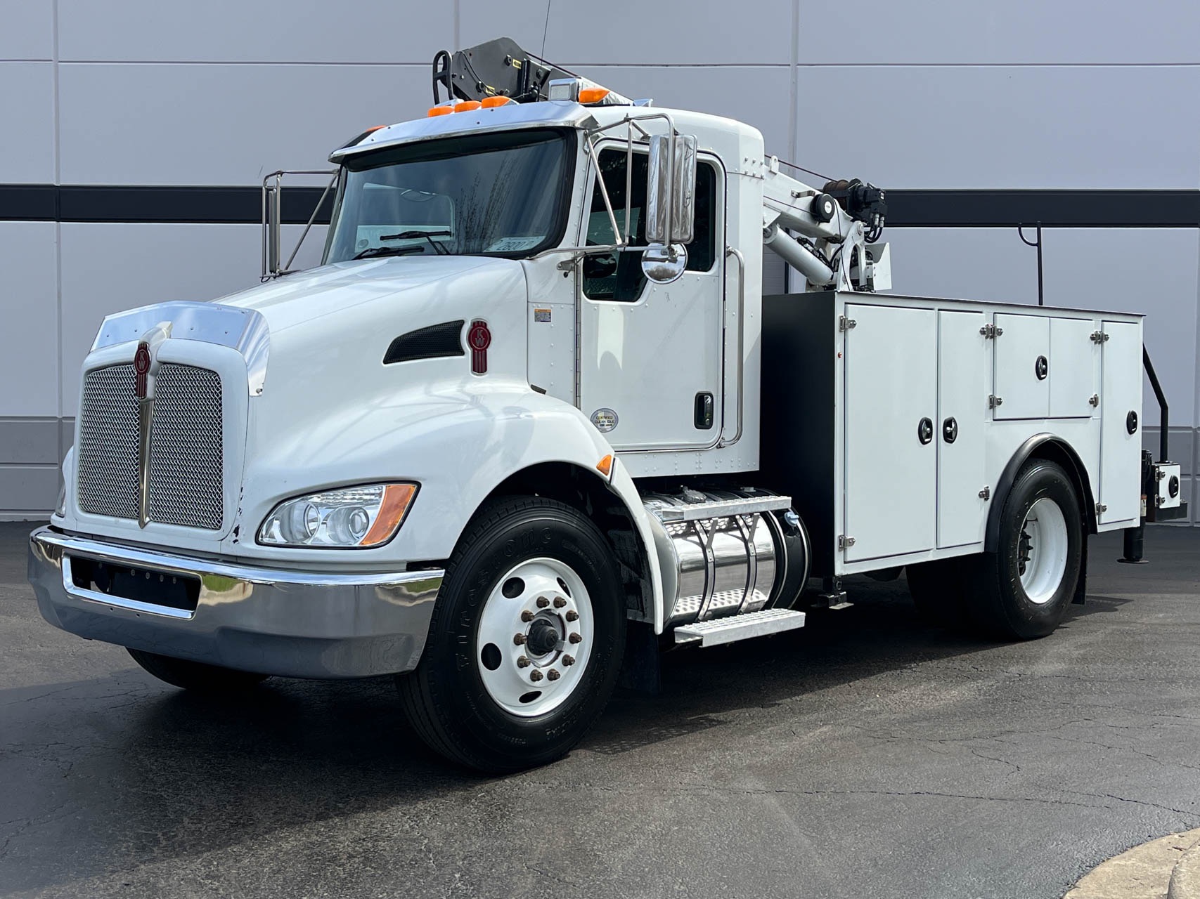 Used-2015-Kenworth-T27