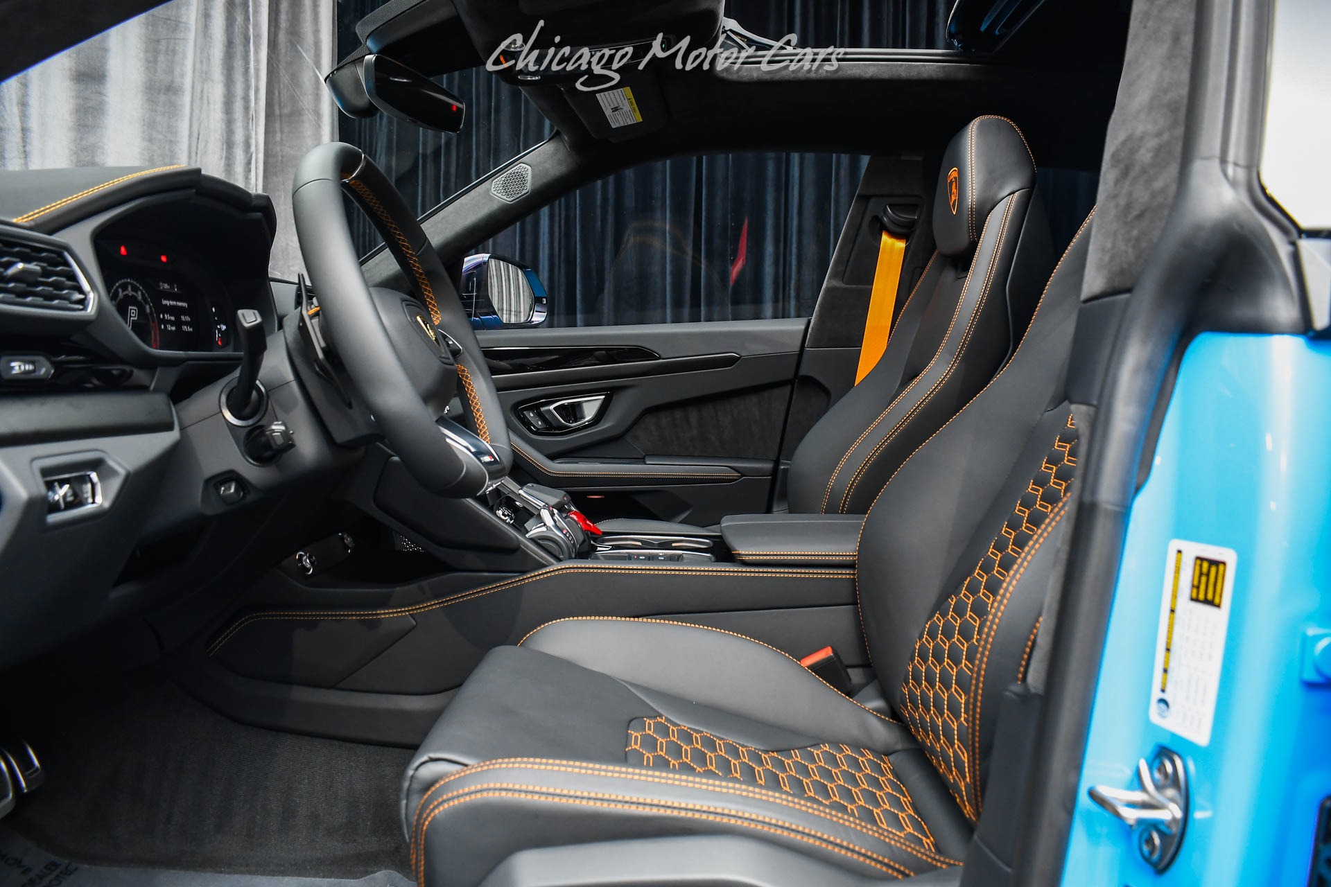 Used-2024-Lamborghini-Urus-S-SUV-Blu-Cepheus-Only-175-Miles-3D-B-O-Audio-Style-Pack-LOADED