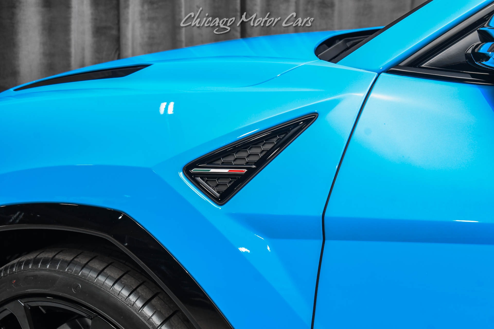 Used-2024-Lamborghini-Urus-S-SUV-Blu-Cepheus-Only-175-Miles-3D-B-O-Audio-Style-Pack-LOADED