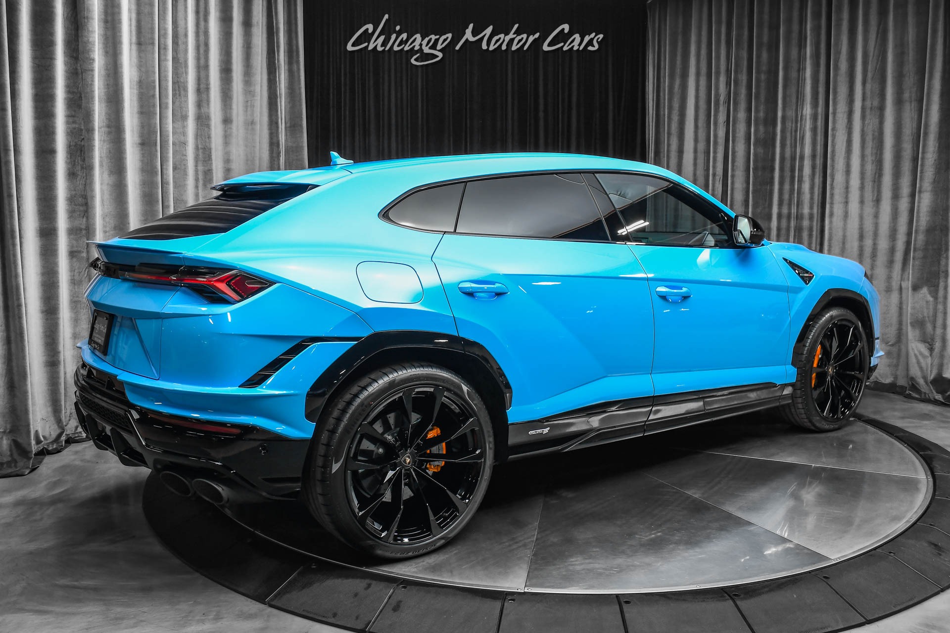 Used-2024-Lamborghini-Urus-S-SUV-Blu-Cepheus-Only-175-Miles-3D-B-O-Audio-Style-Pack-LOADED